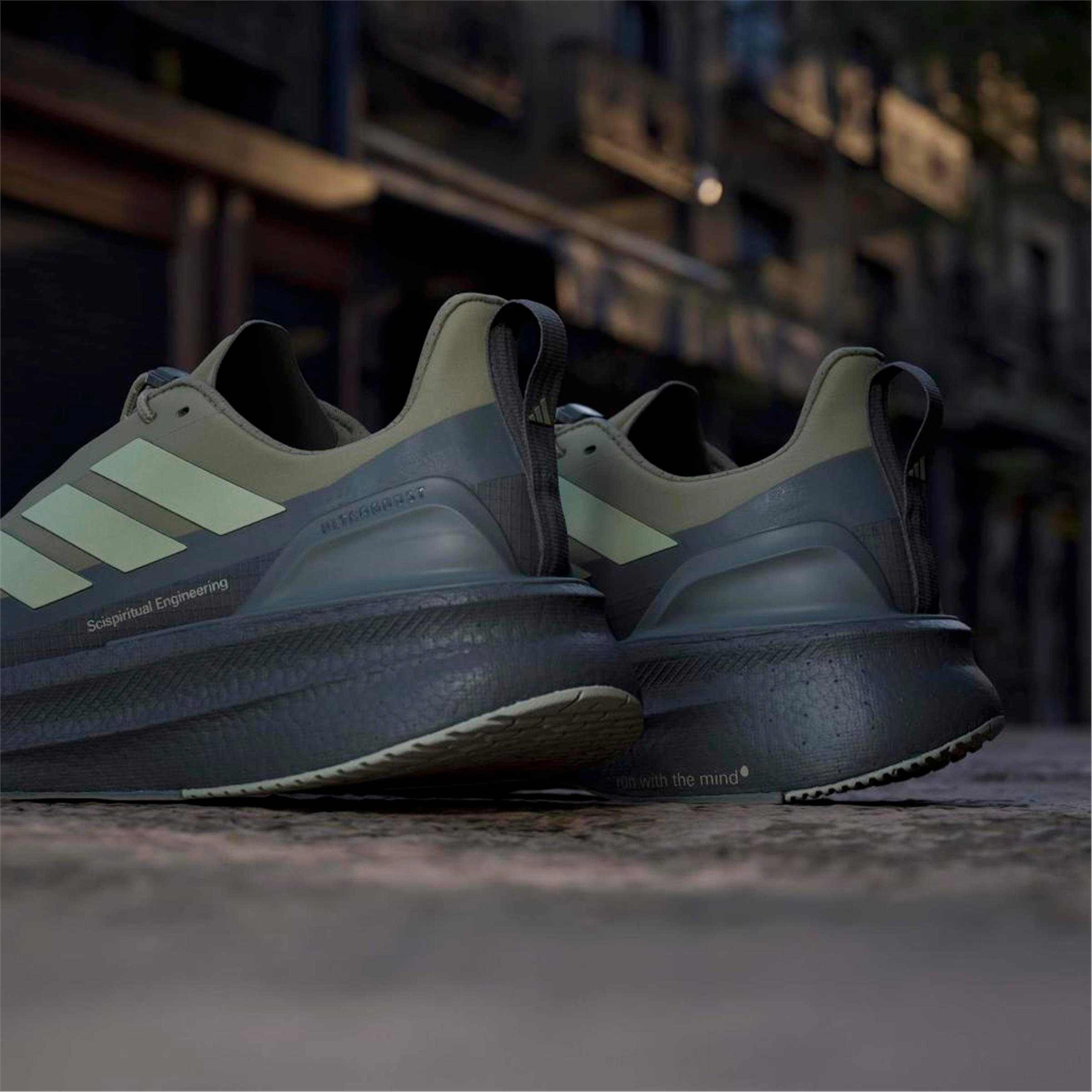 ULTRABOOST 5 HK