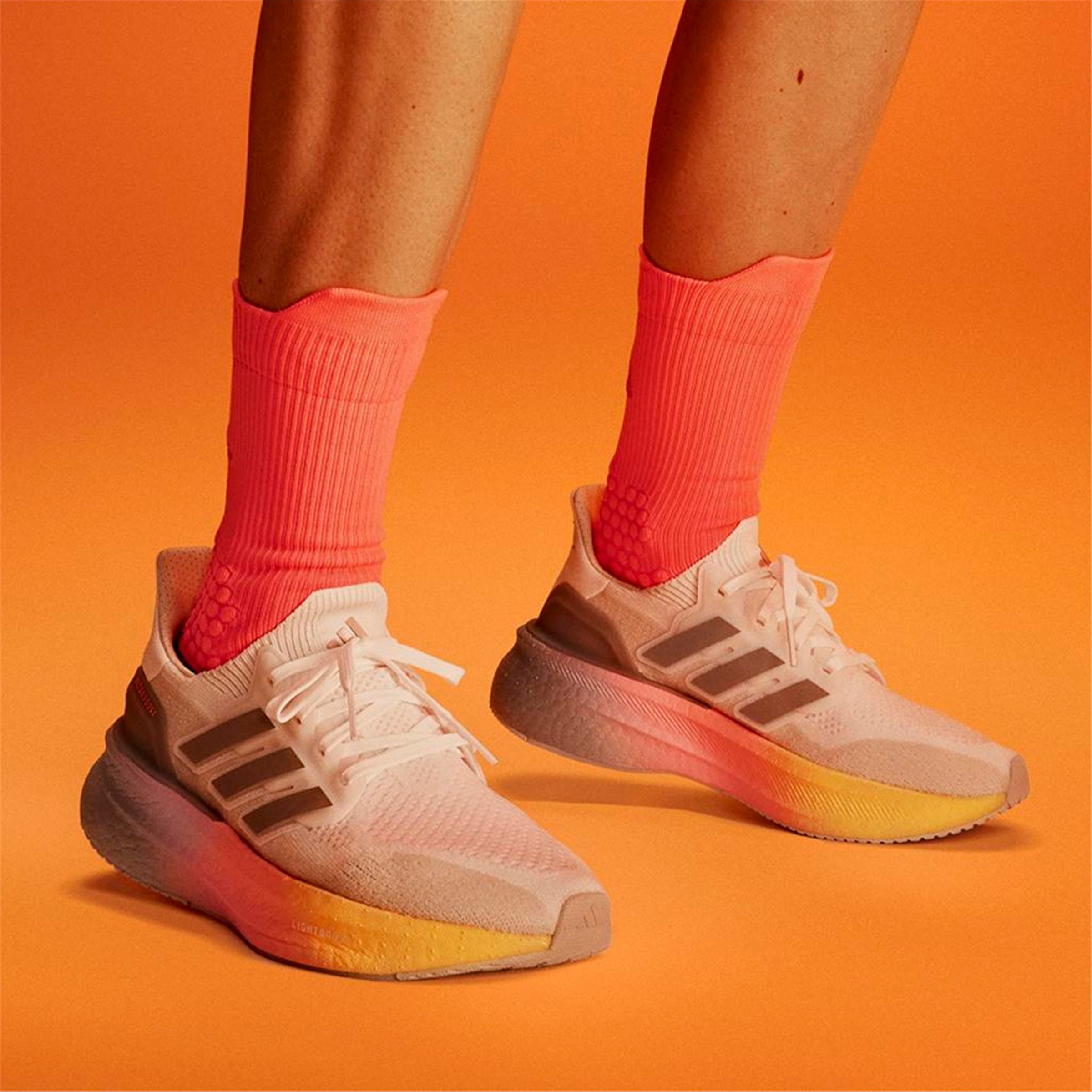 ULTRABOOST 5 W
