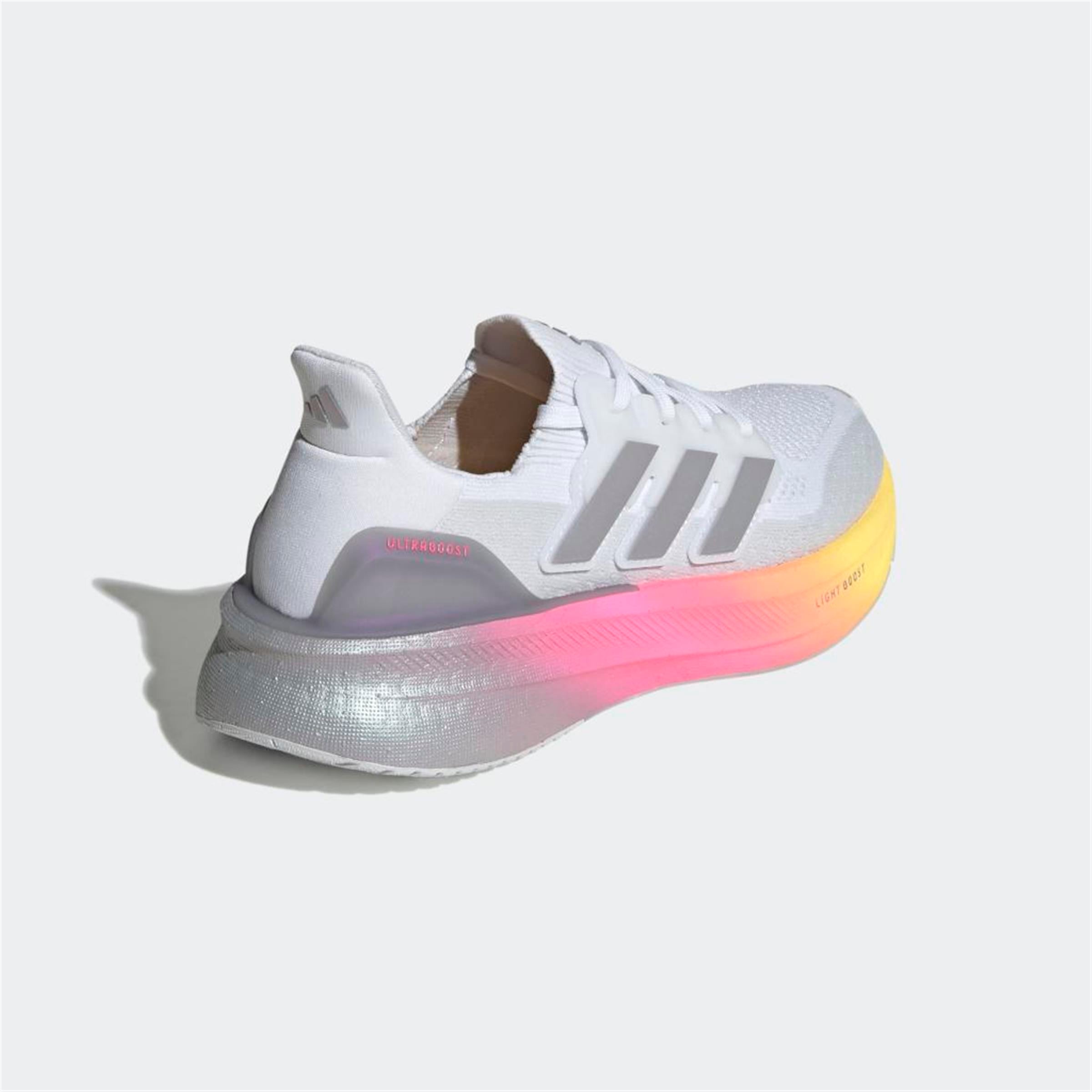 ULTRABOOST 5 W