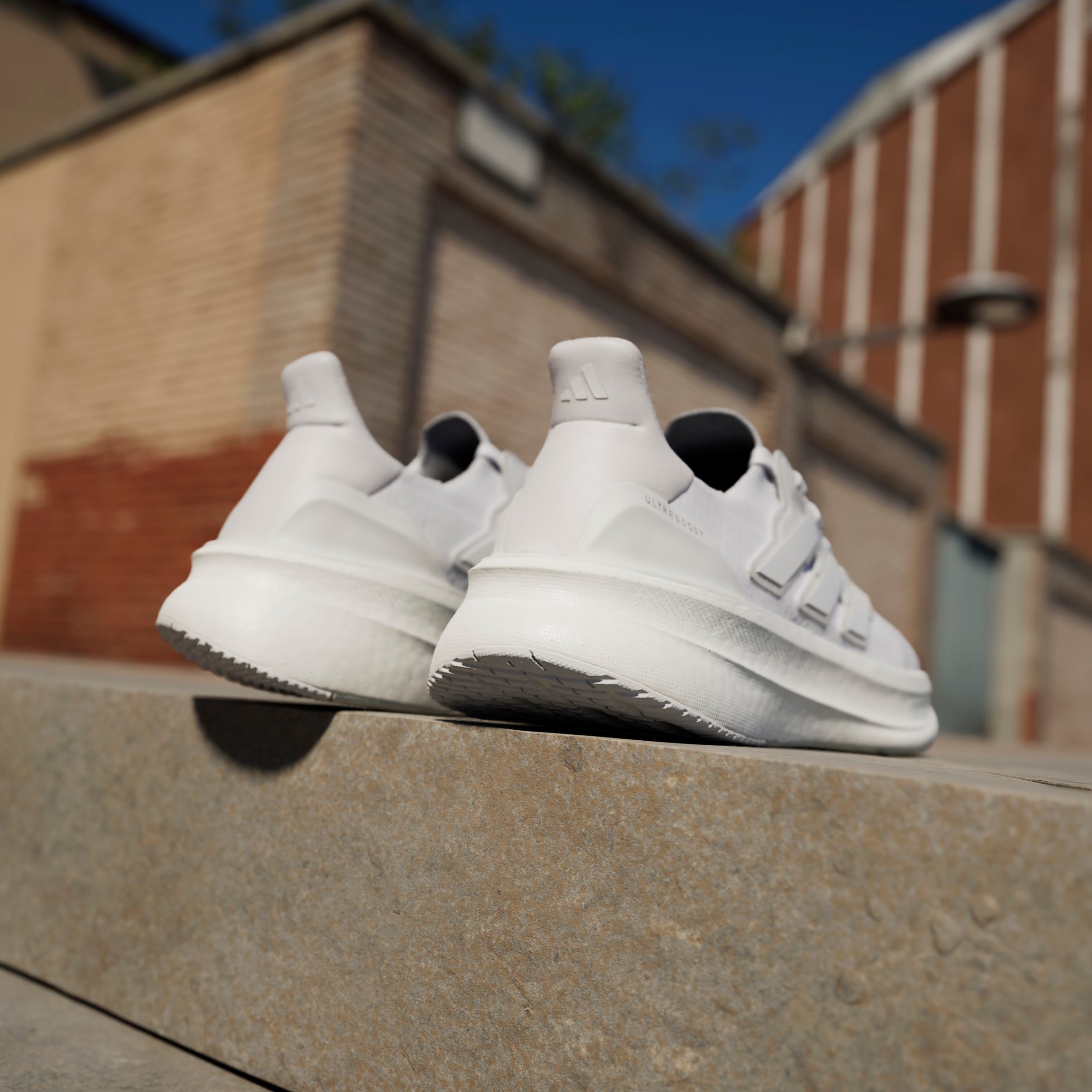 ULTRABOOST 5 W