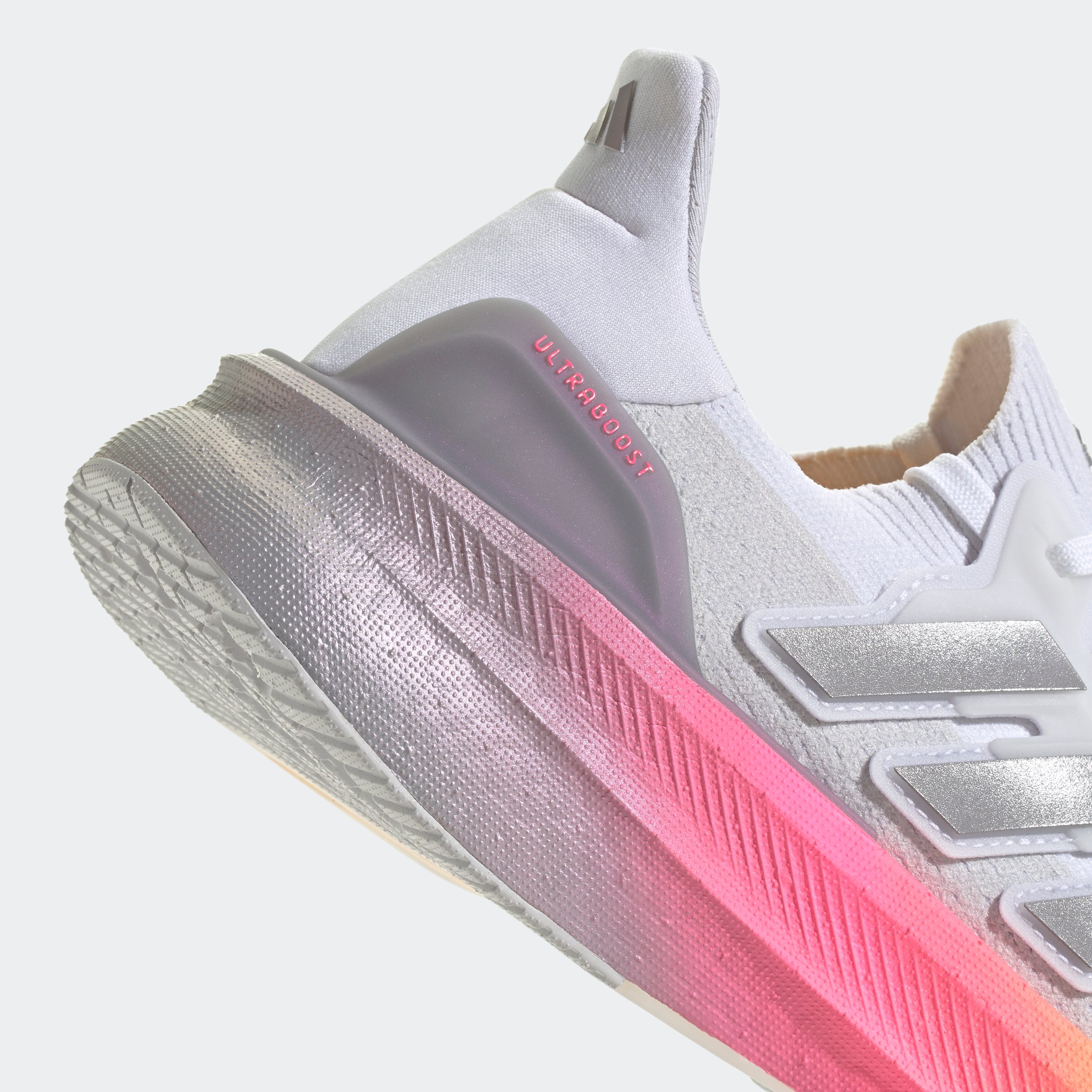 ULTRABOOST 5 W