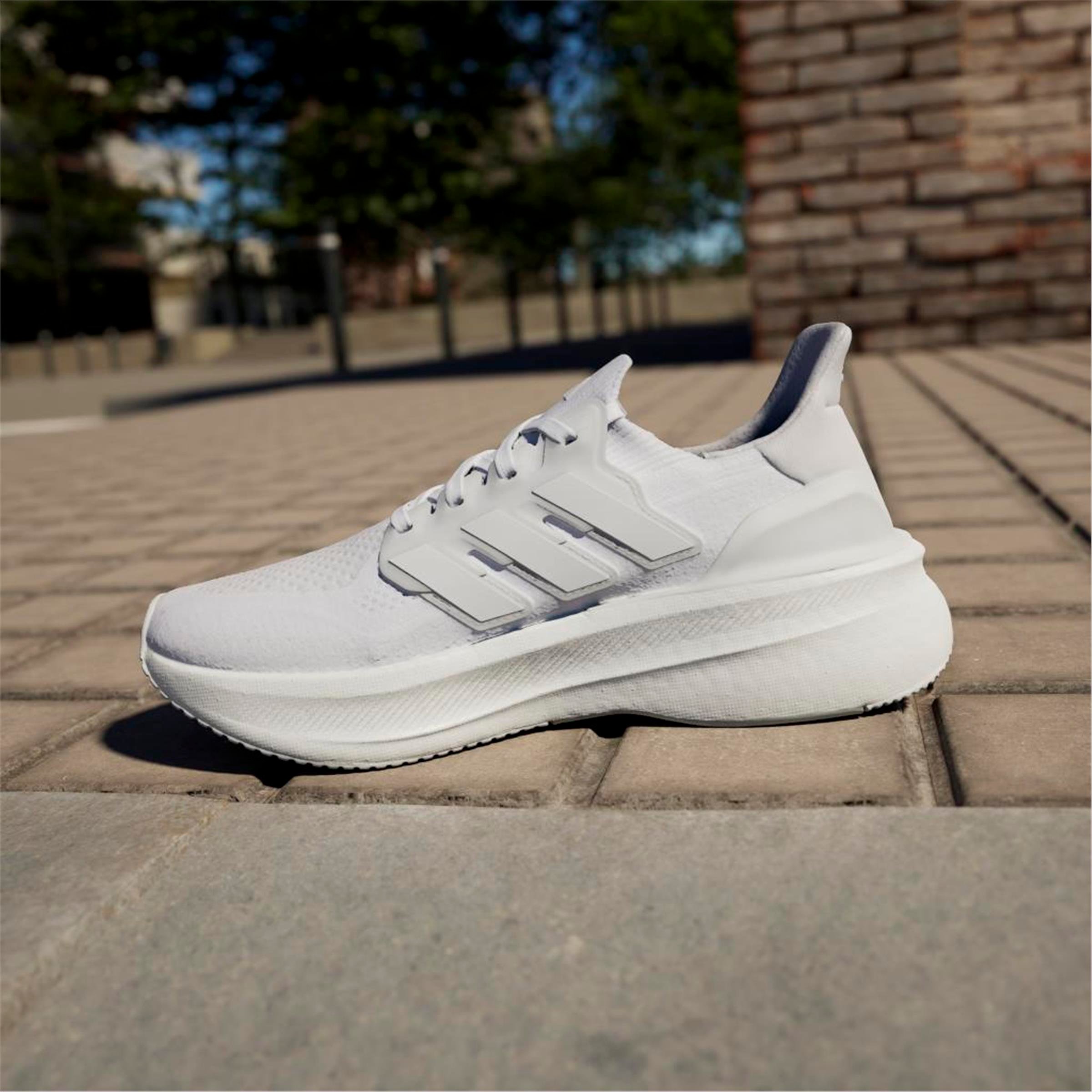 ULTRABOOST 5 W