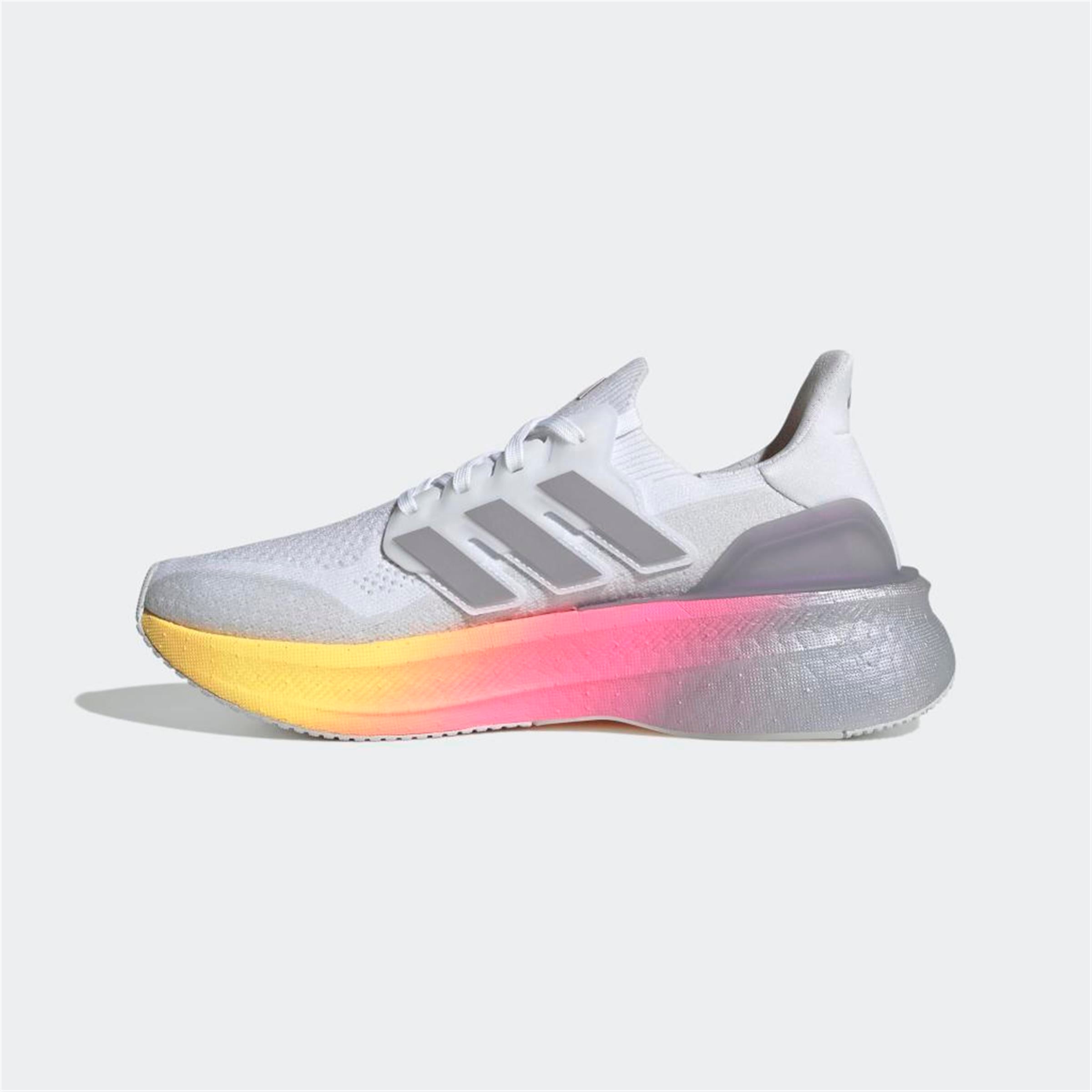 ULTRABOOST 5 W