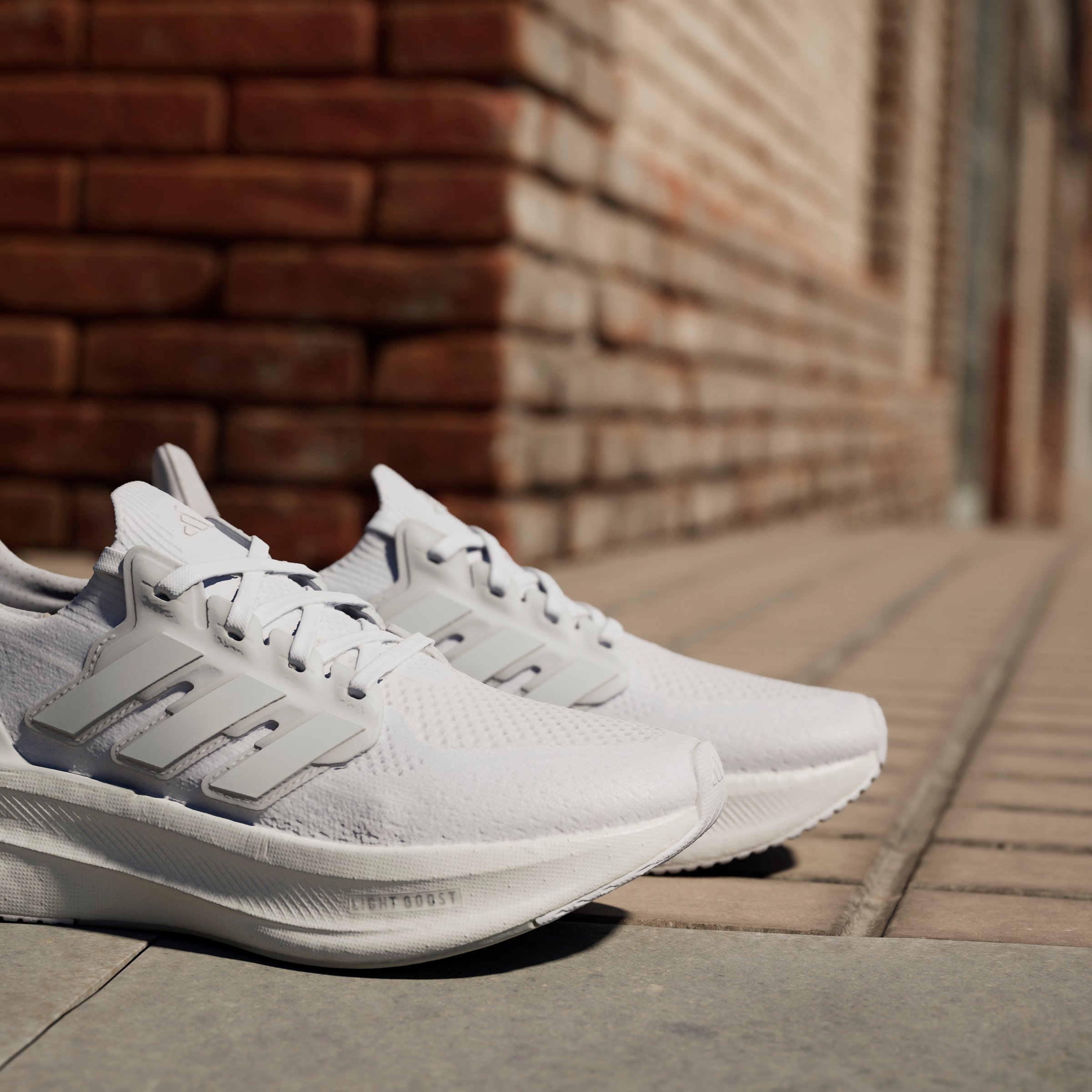 ULTRABOOST 5 W