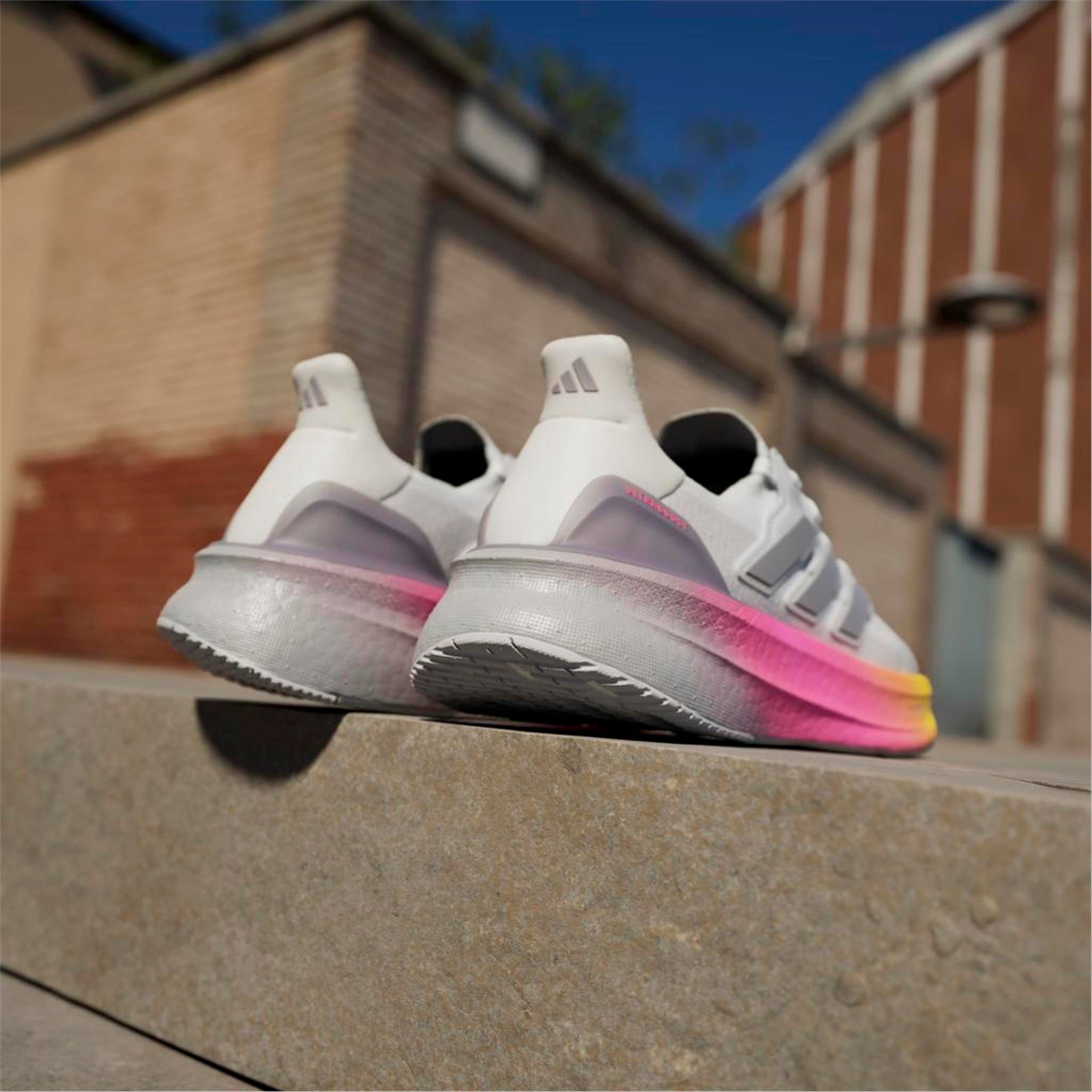 ULTRABOOST 5 W