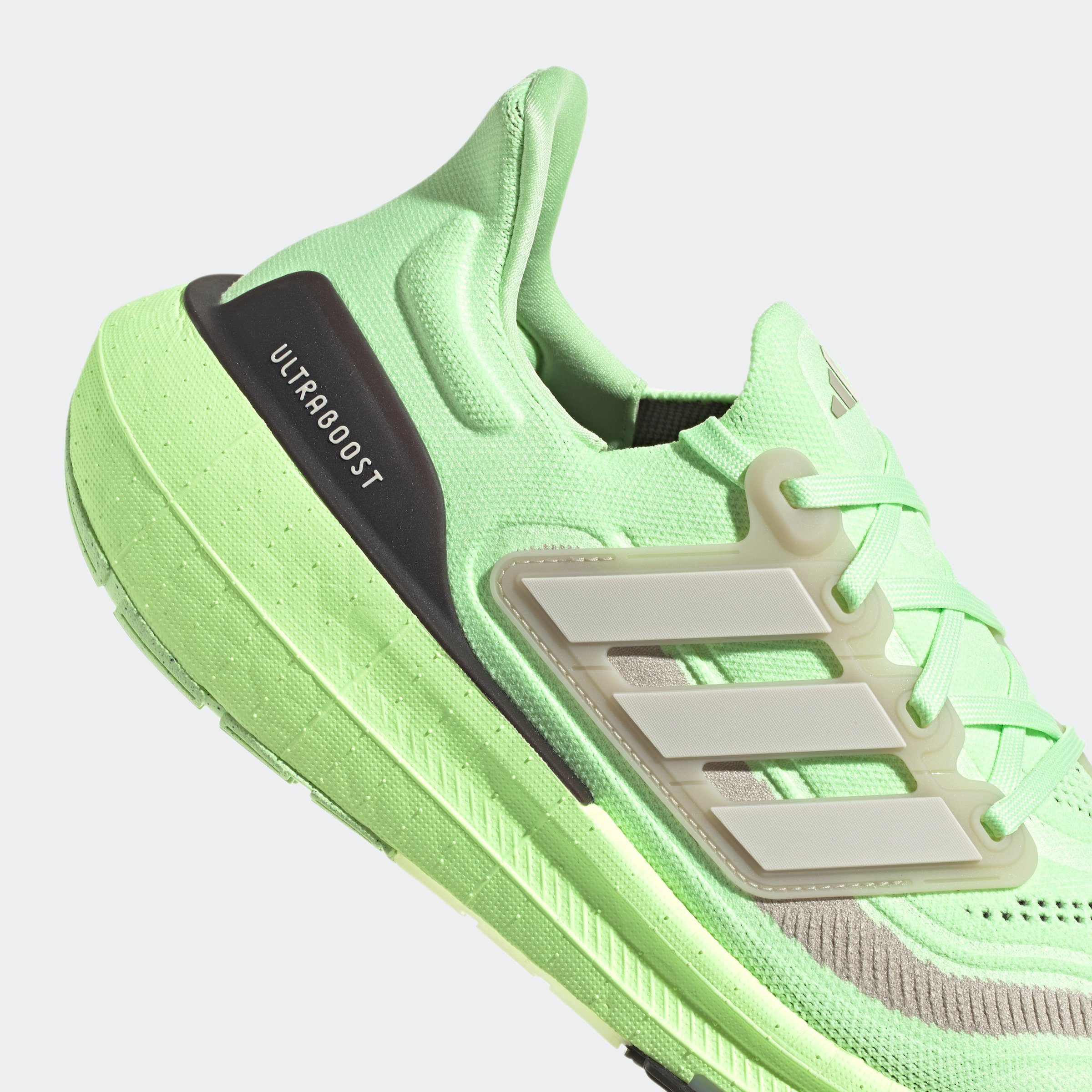 ULTRABOOST LIGHT