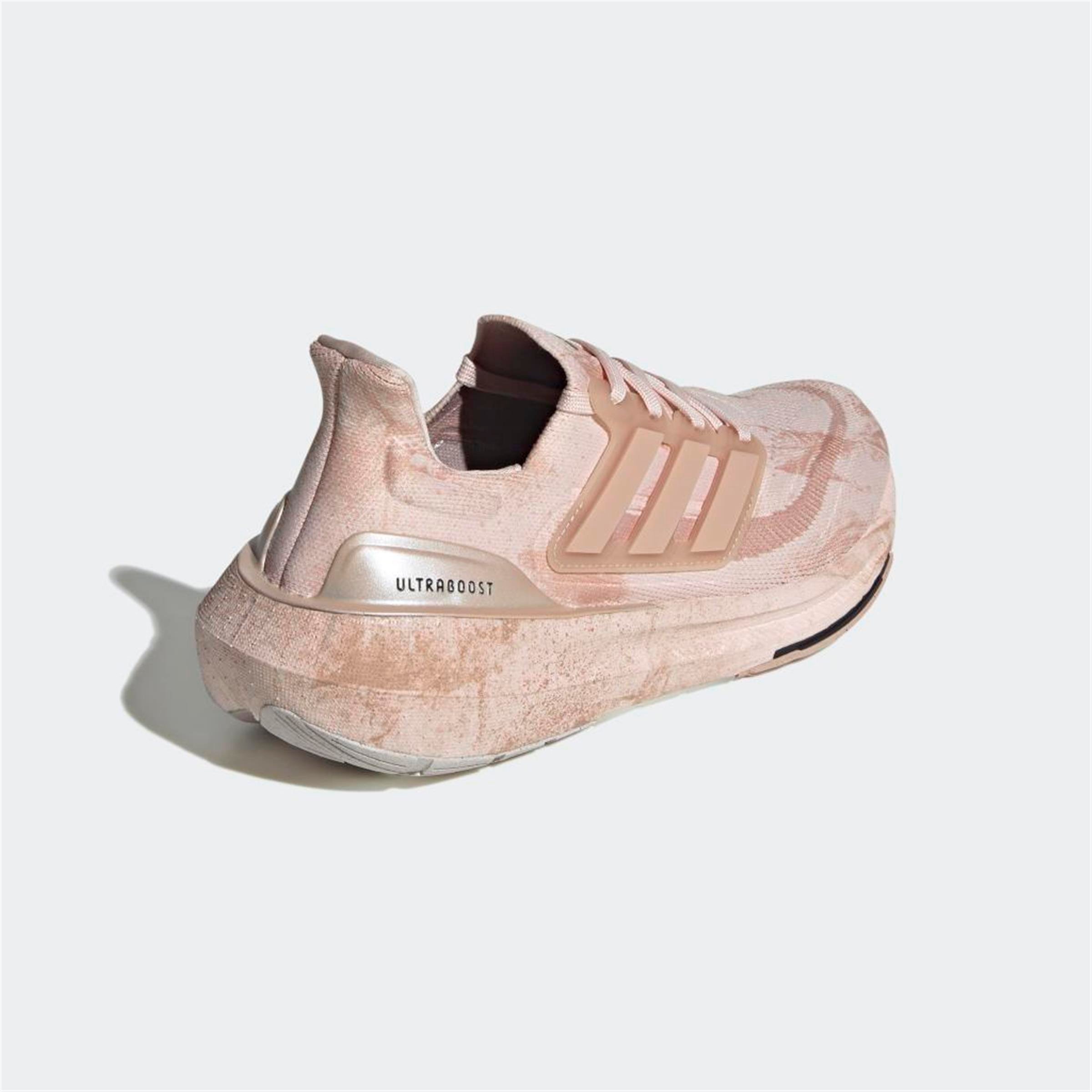 ULTRABOOST LIGHT W