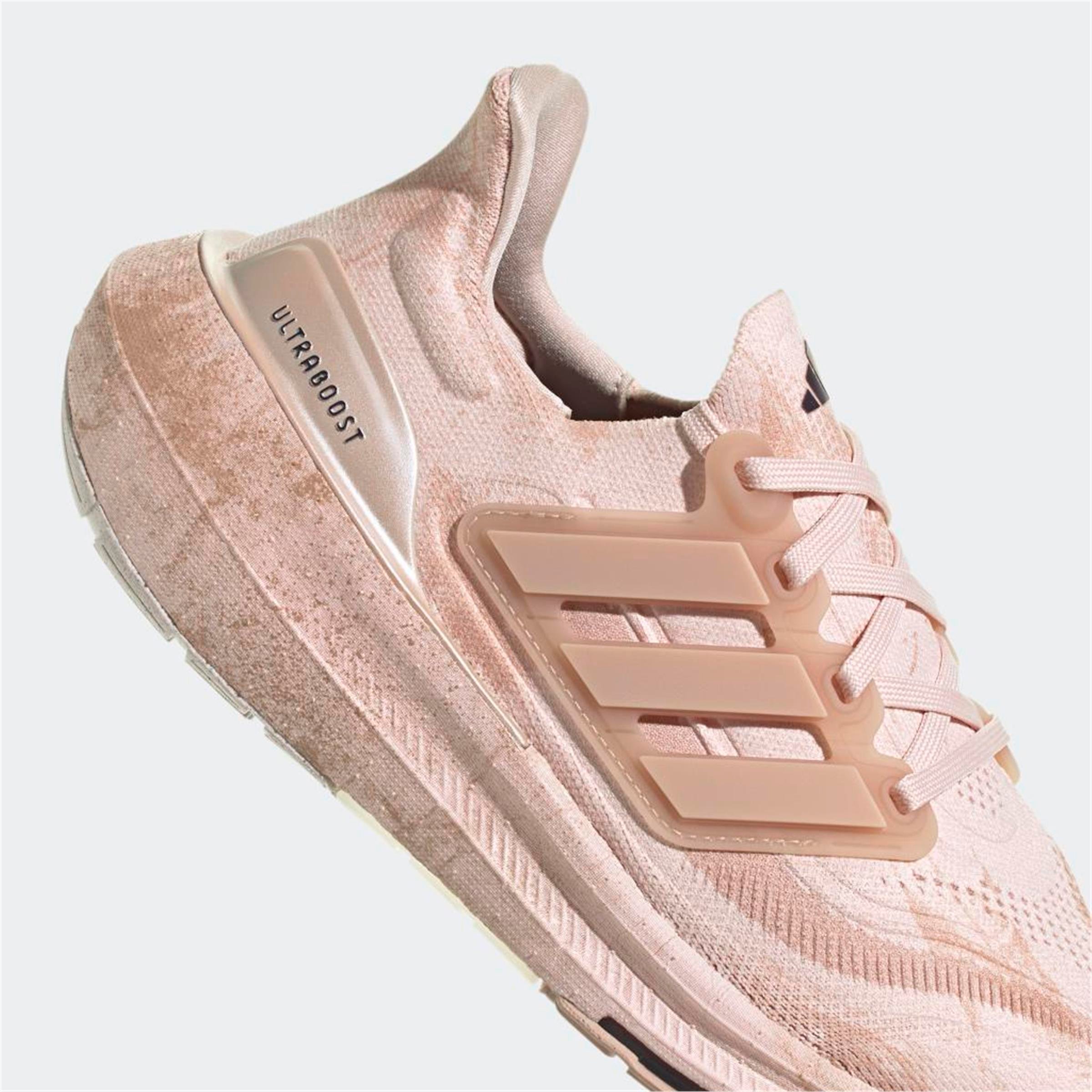 ULTRABOOST LIGHT W