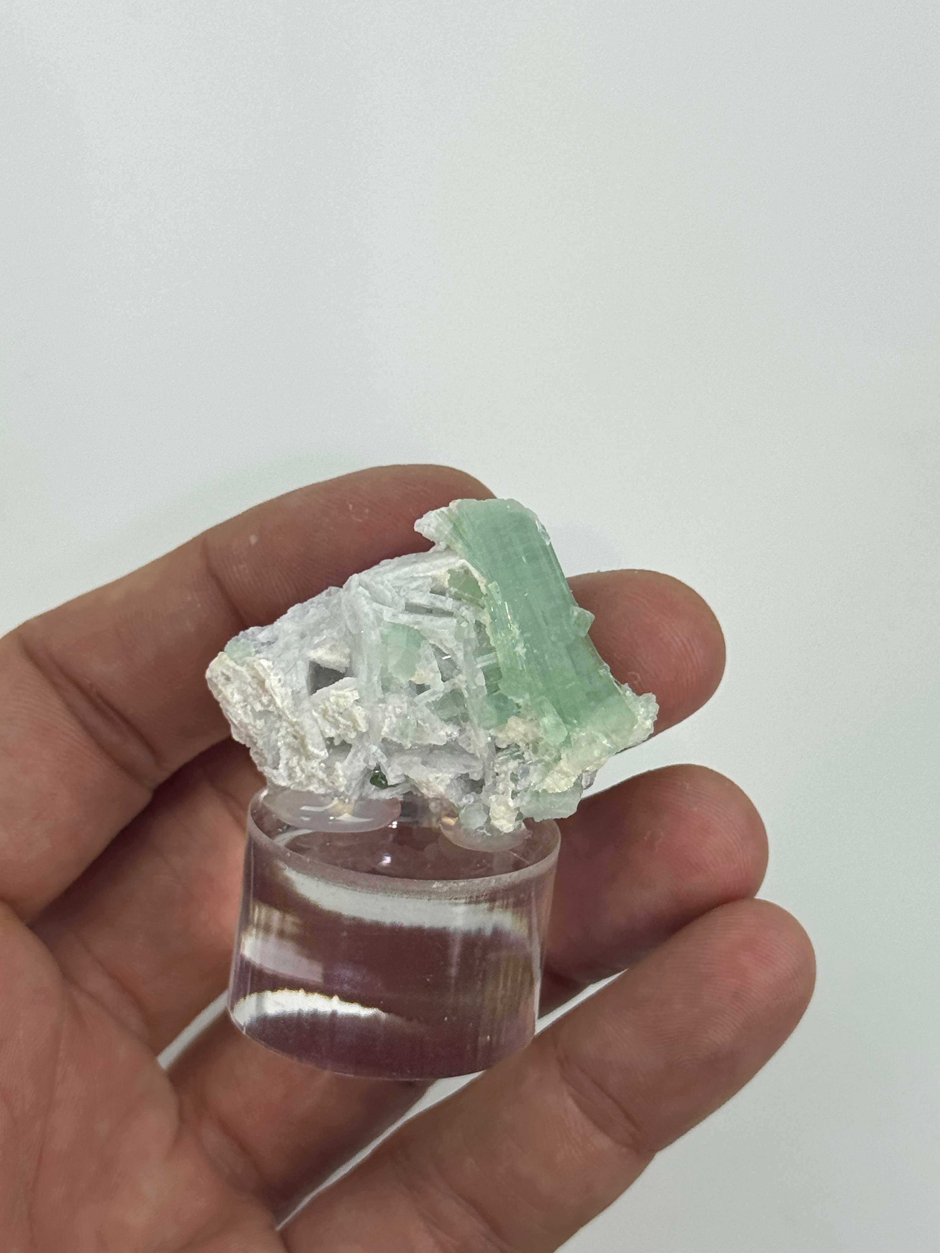 YEŞİL ELBAİT TURMALİN 18,4 GR.