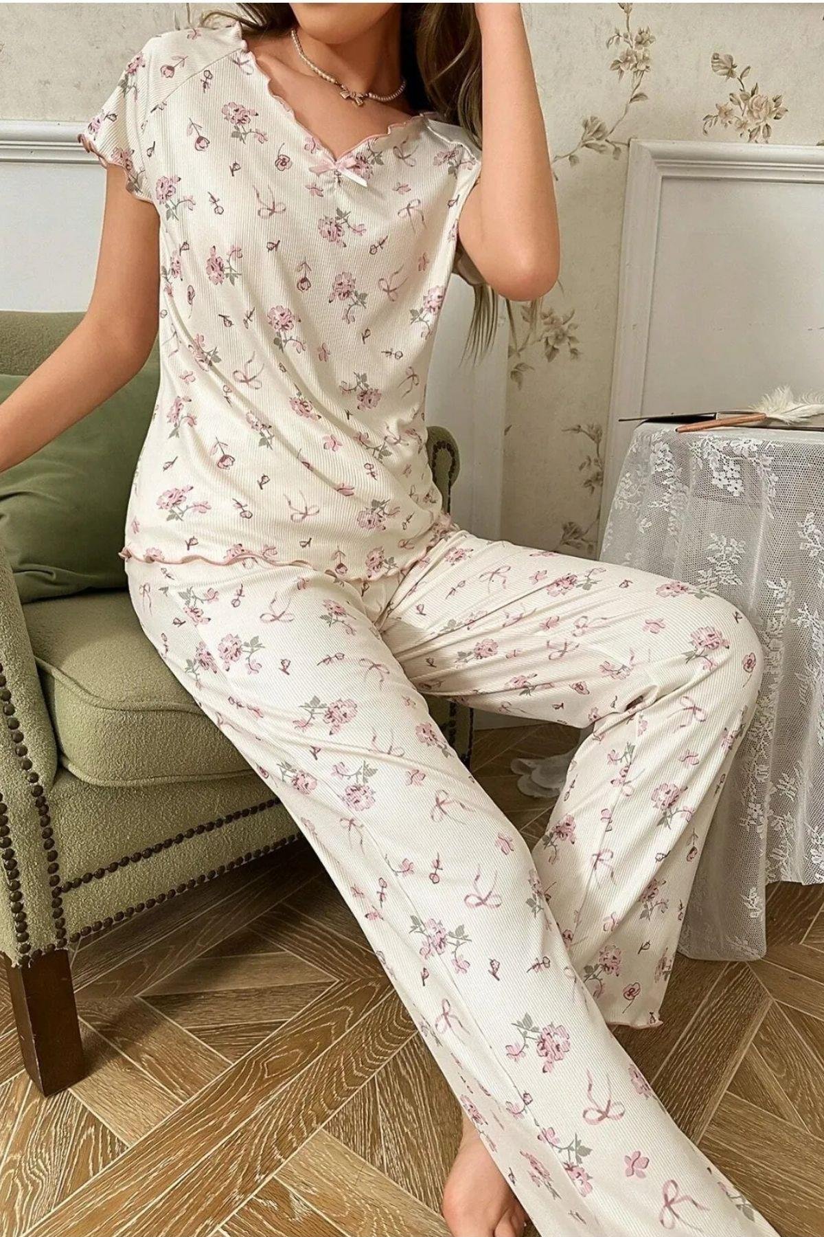 Bella Notte Bahar Esintisi  Pamuklu  Çiçek Desenli  Kısa Kolu Pijama Takımı 7139
