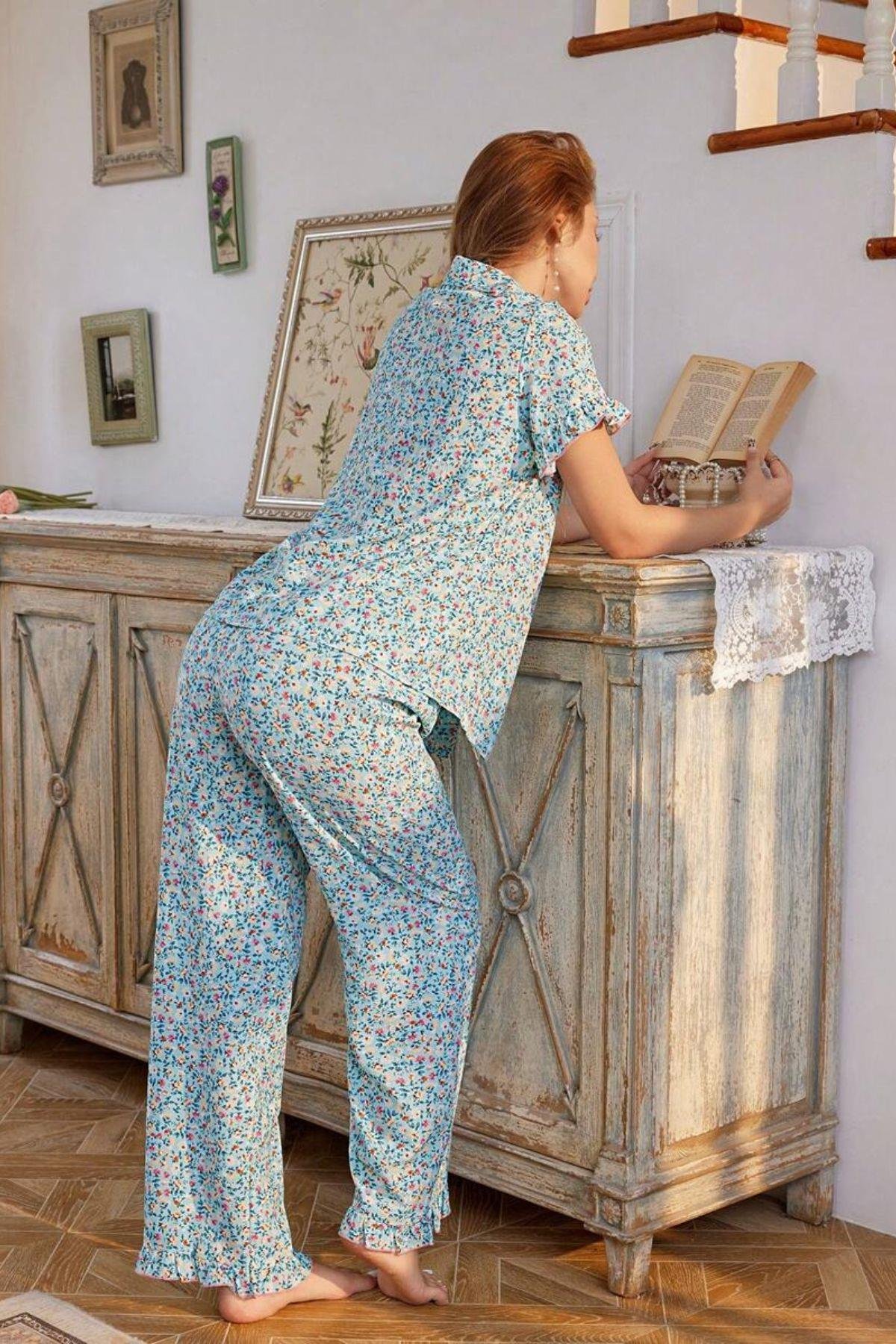 Bella Notte Mavi Çiçek Desenli V Yaka Düğmeli Pijama Takımı 7327