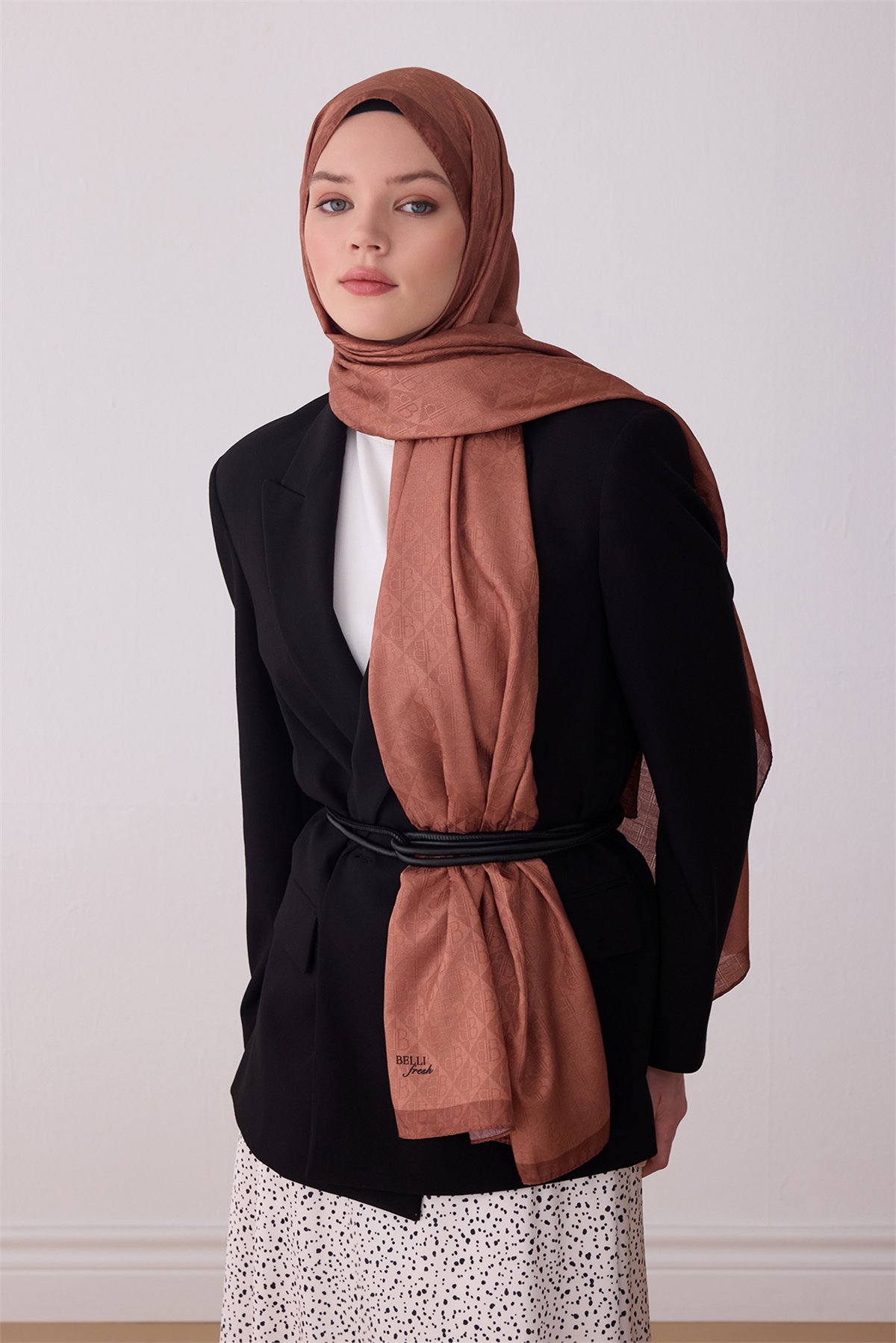 BELLİ FRESH MONOGRAM EŞARP
