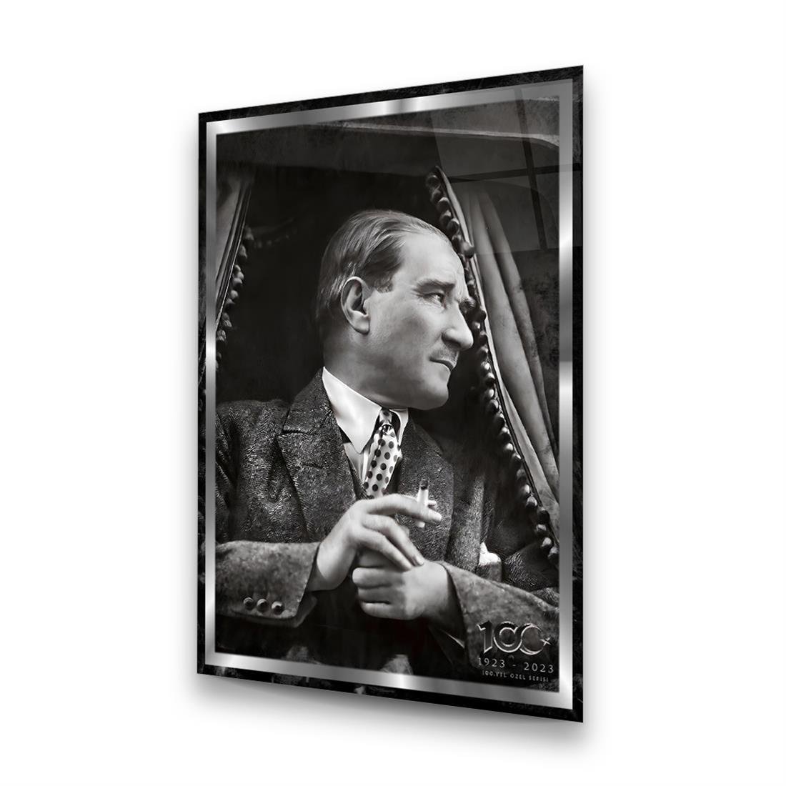 Atatürk 3 Dikey Cam Tablo