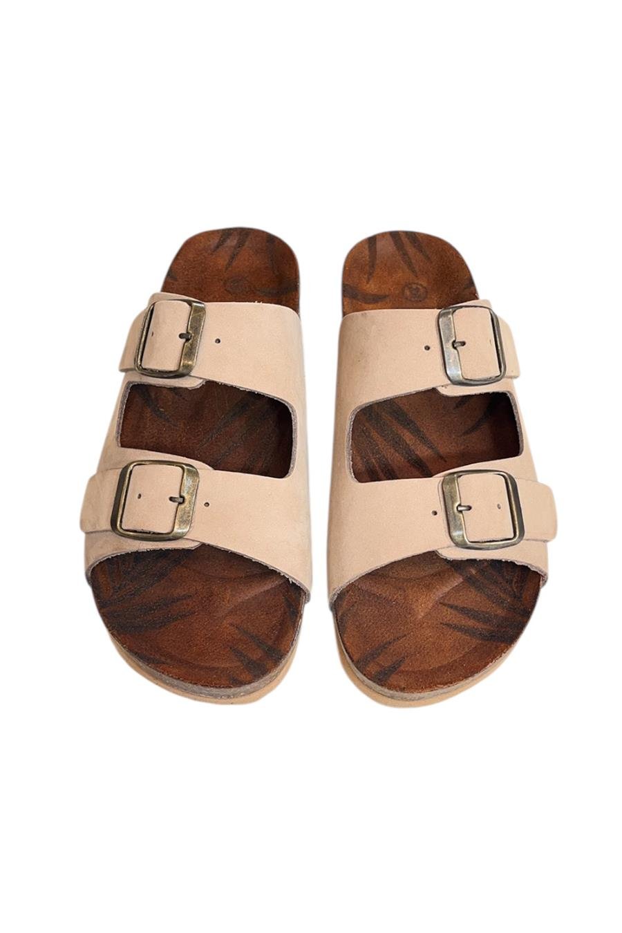 Bej Hakiki Deri Nubuk Çift Bant Tokalı Mantar Taban Terlik