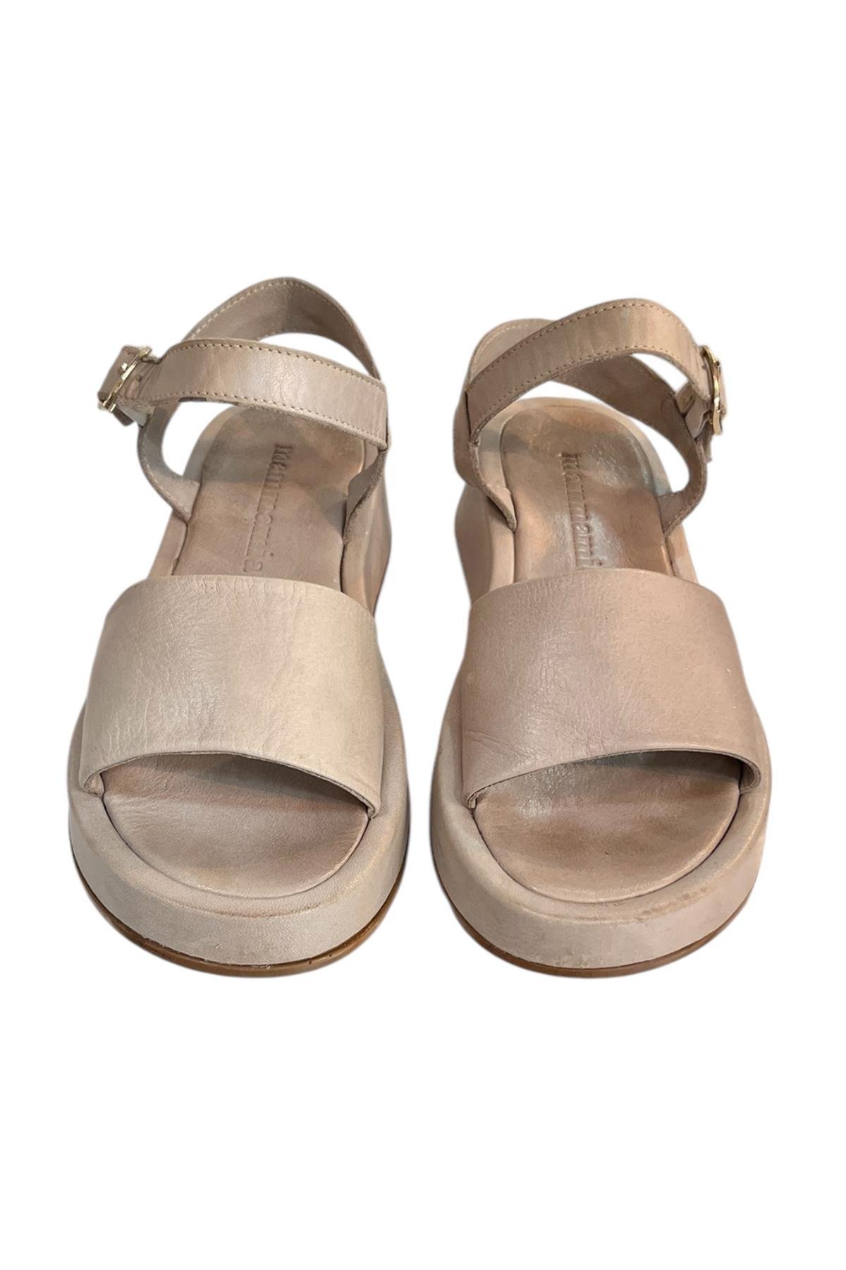 Bej Hakiki Deri Yumuşak Taban Günlük Sandalet