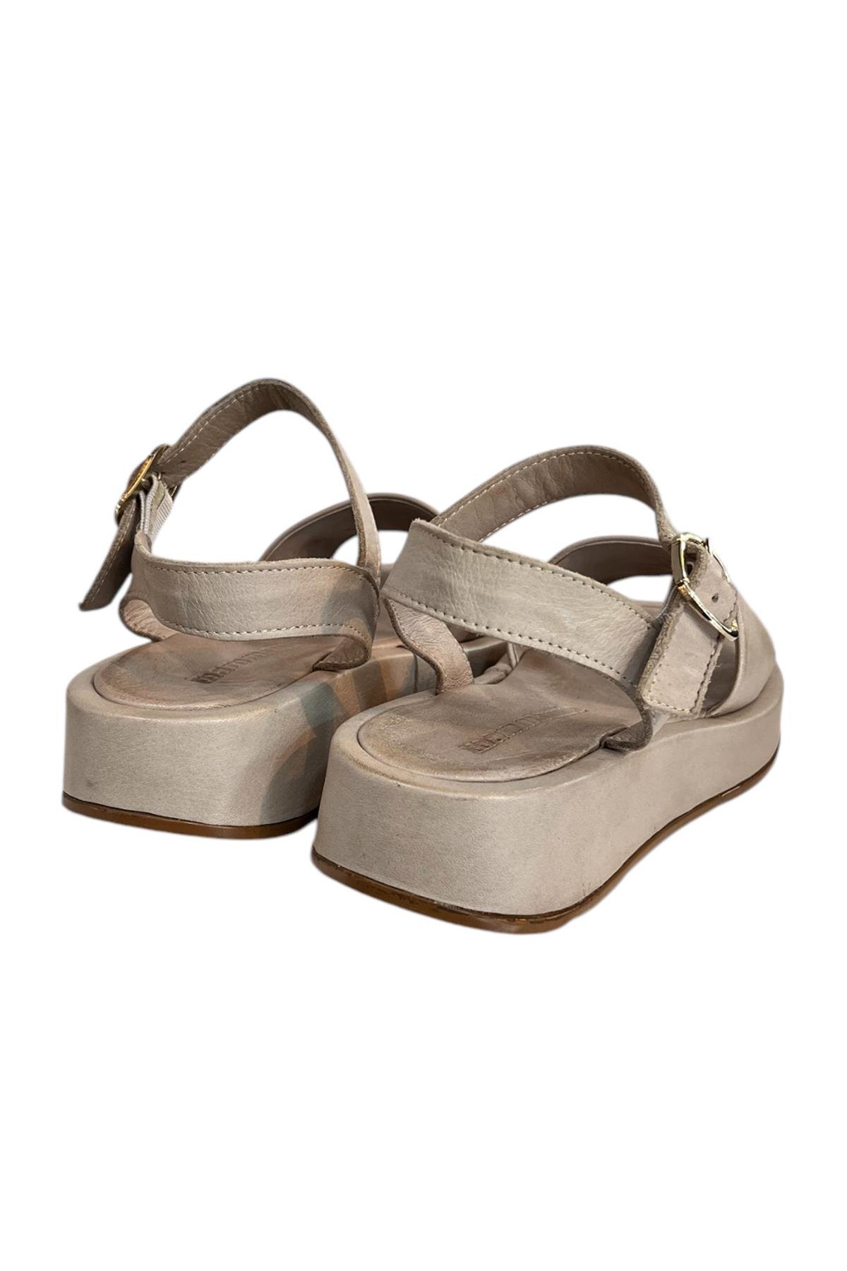 Bej Hakiki Deri Yumuşak Taban Günlük Sandalet