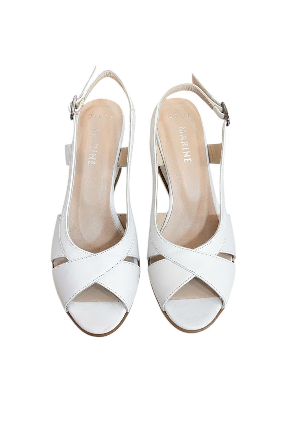 Beyaz Hakiki Deri Burnu ve Arkası Açık Dolgu Topuk Sandalet