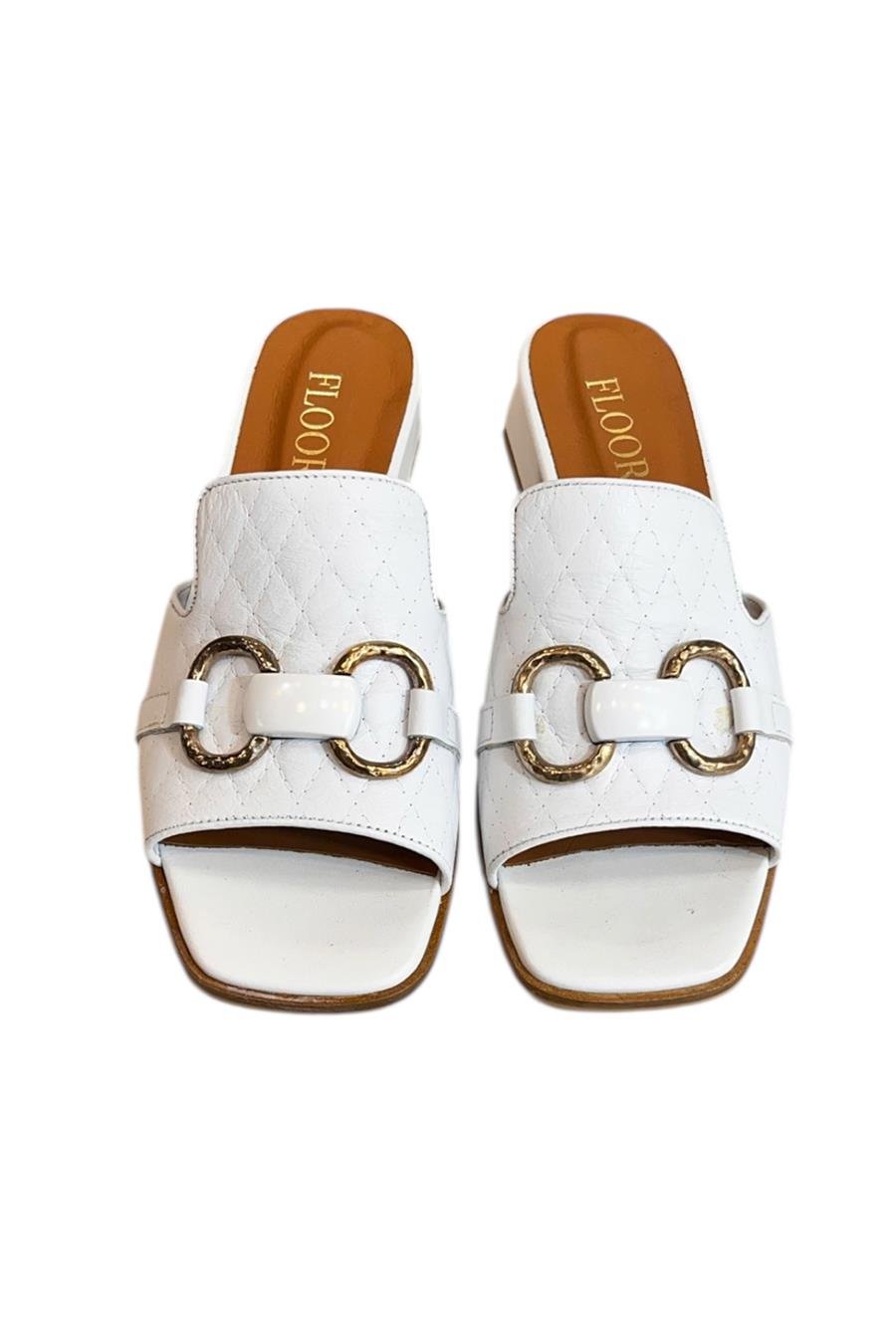 Beyaz Hakiki Deri Tek Bant Üzeri Toka Detaylı Topuklu Terlik