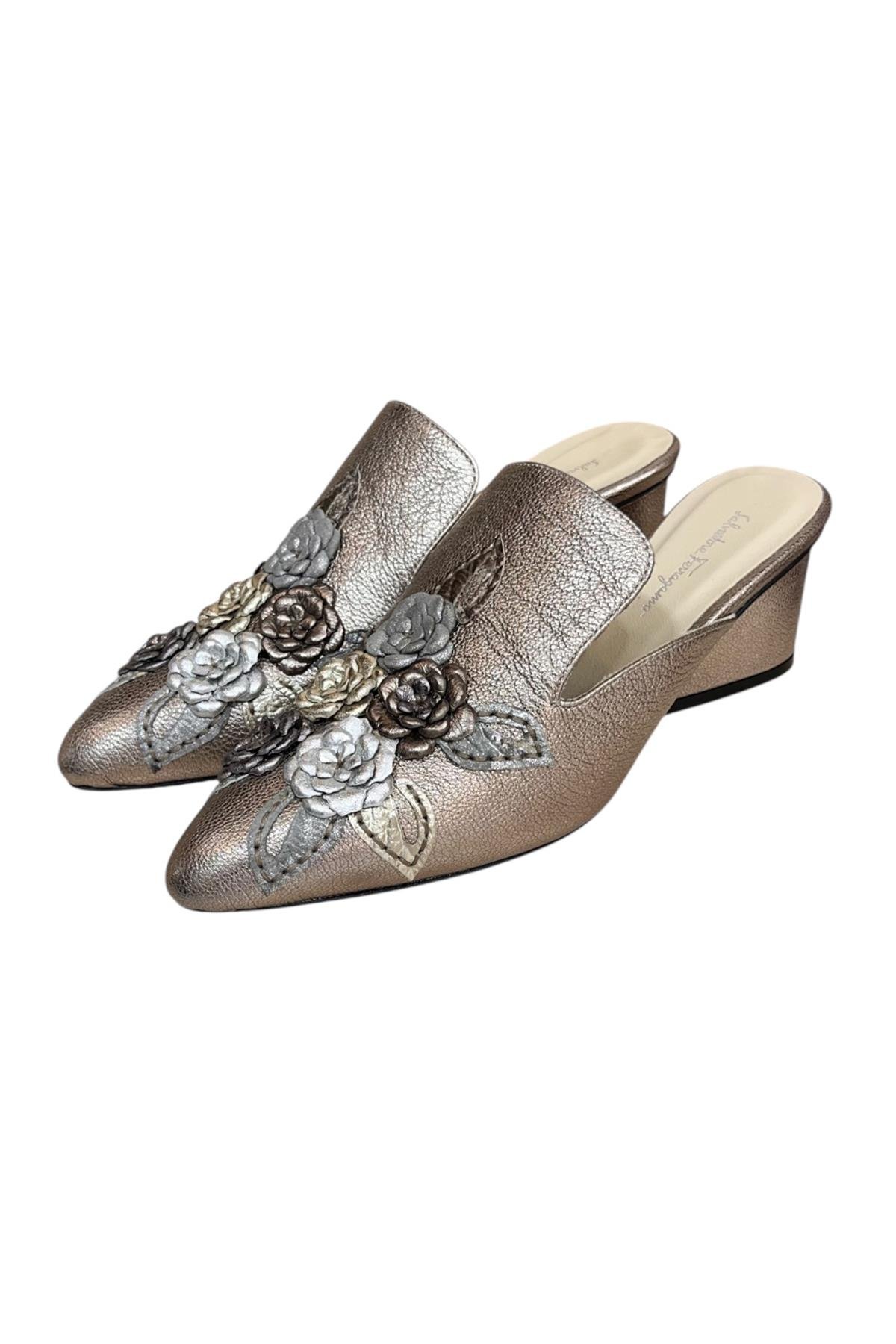 Bronz  Hakiki Deri Çiçek Motifli El Yapımı Terlik