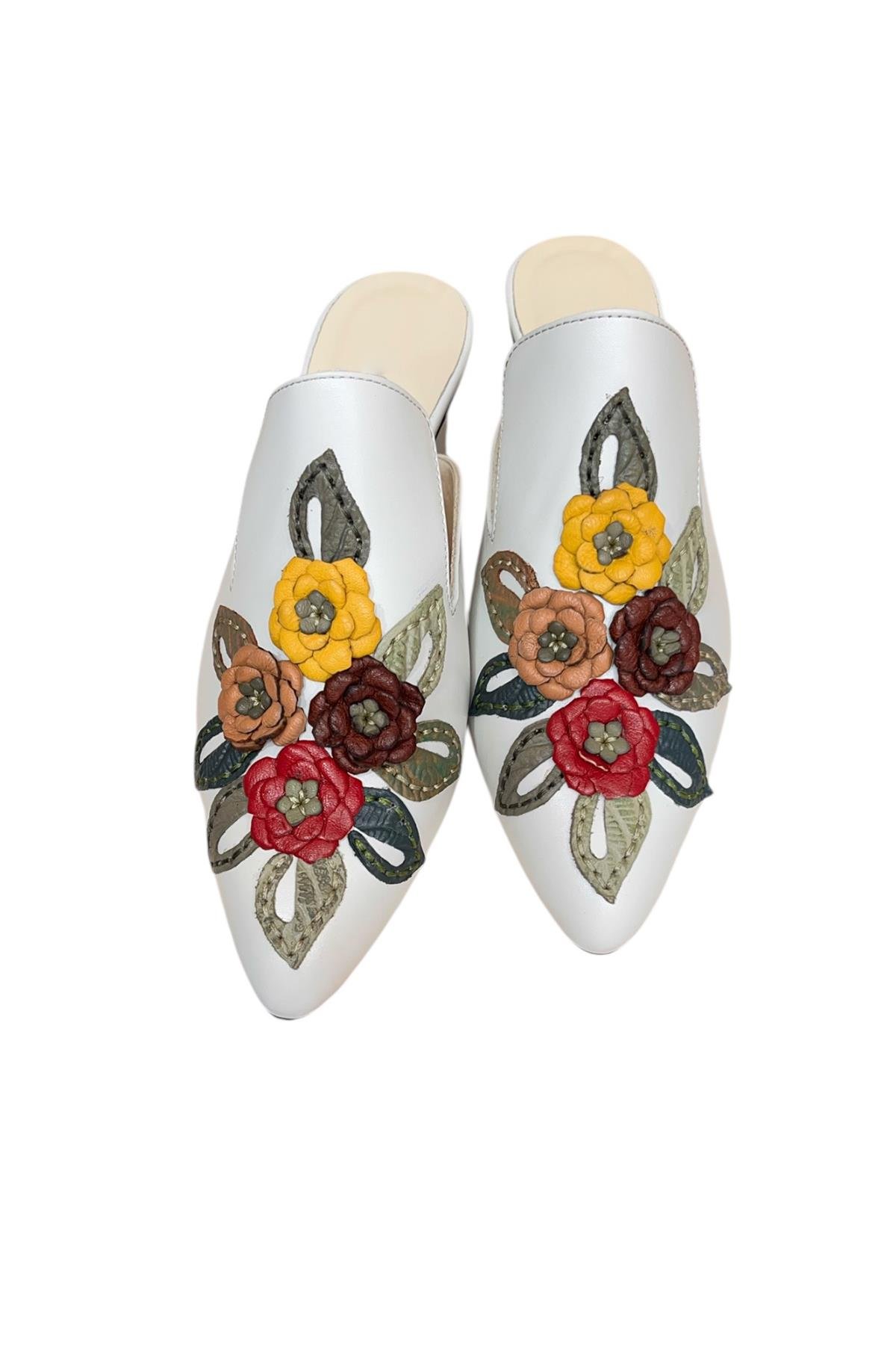 Ekru Hakiki  Deri Çiçek Motifli El Yapımı Terlik 