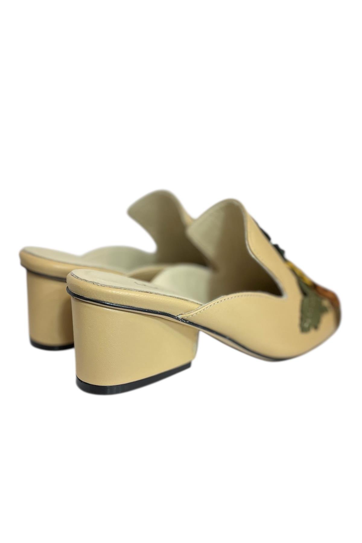 Fildişi Hakiki  Deri Çiçek Motifli El Yapımı Terlik 