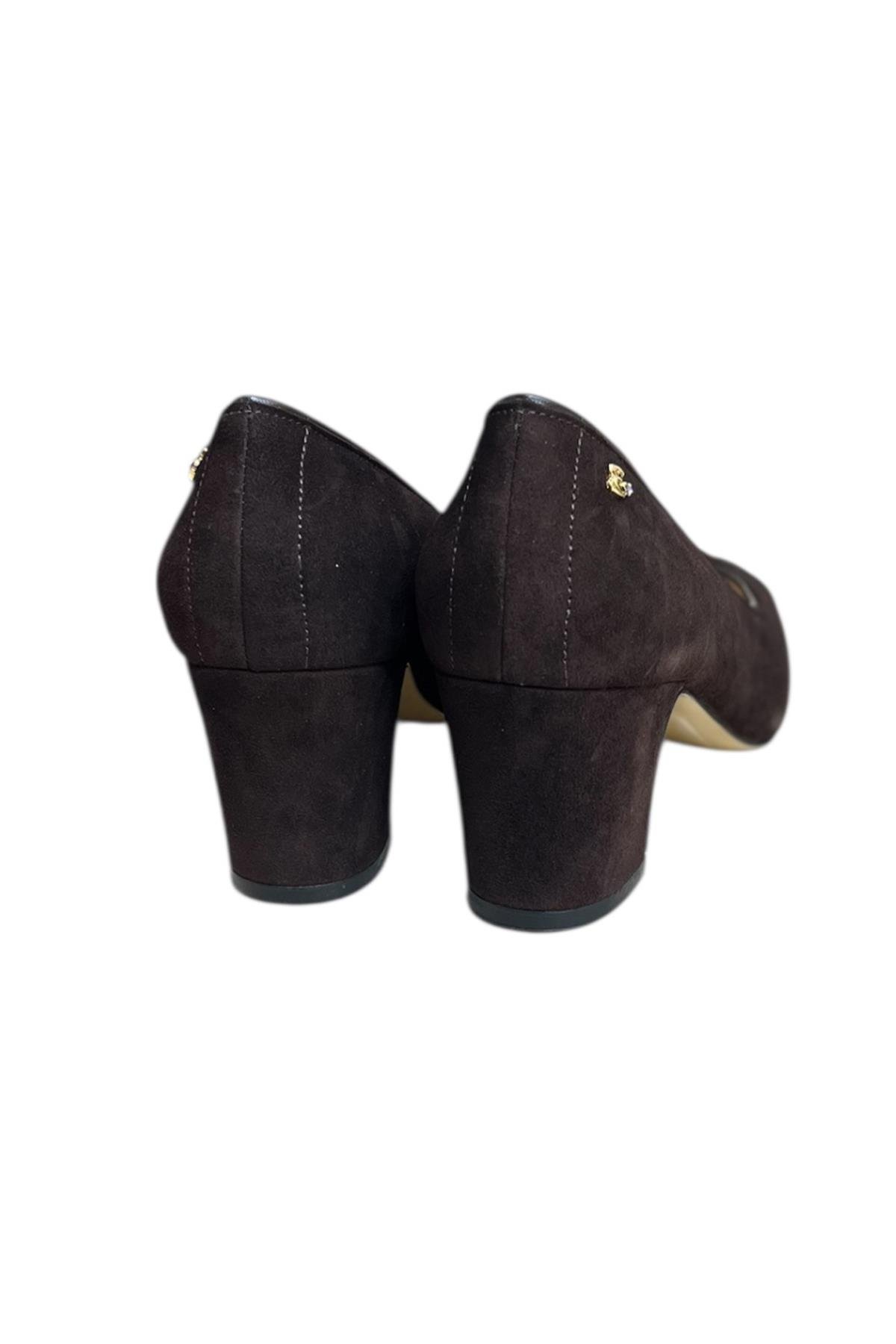 Kahve Hakiki Deri Süet Biye Detay Topuklu Ayakkabı