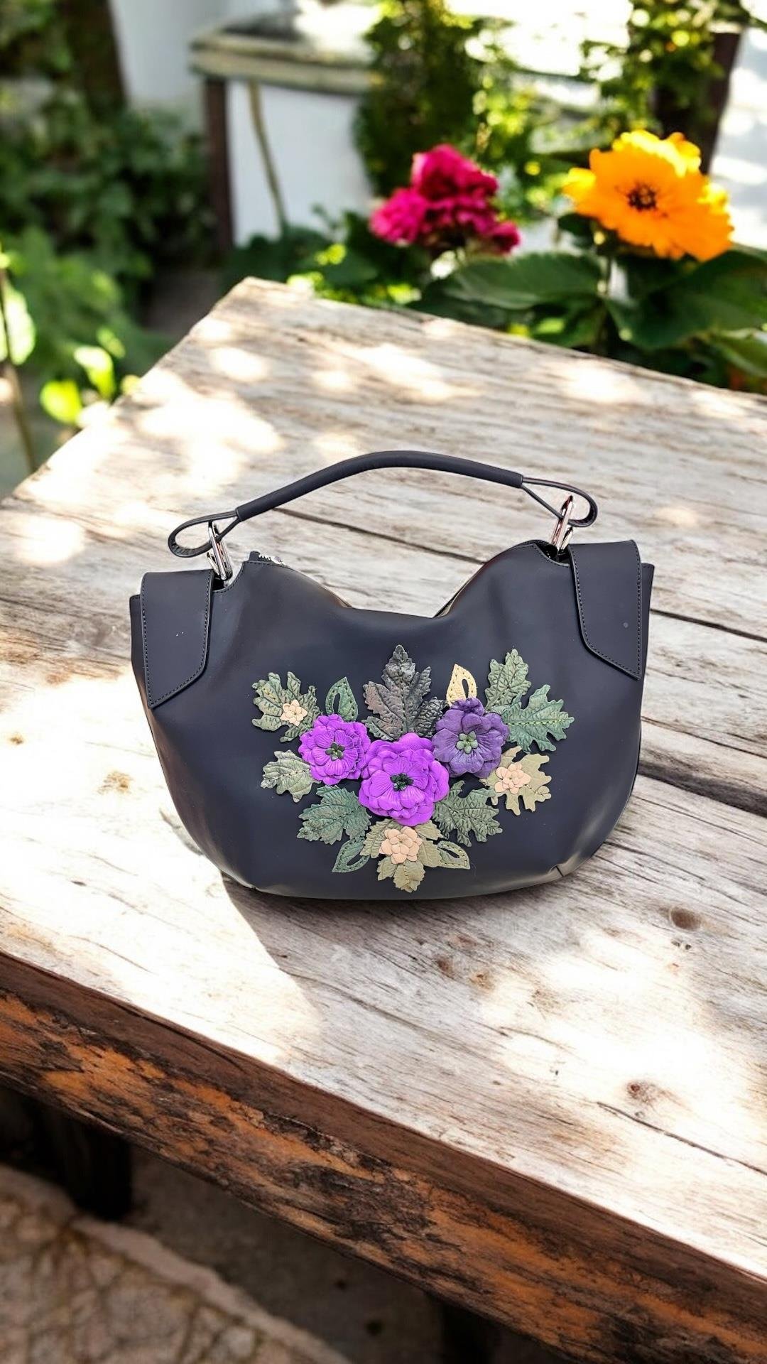 Mat Siyah Hakiki Deri Çiçek Motifli El Yapımı Omuz ve El Çantası