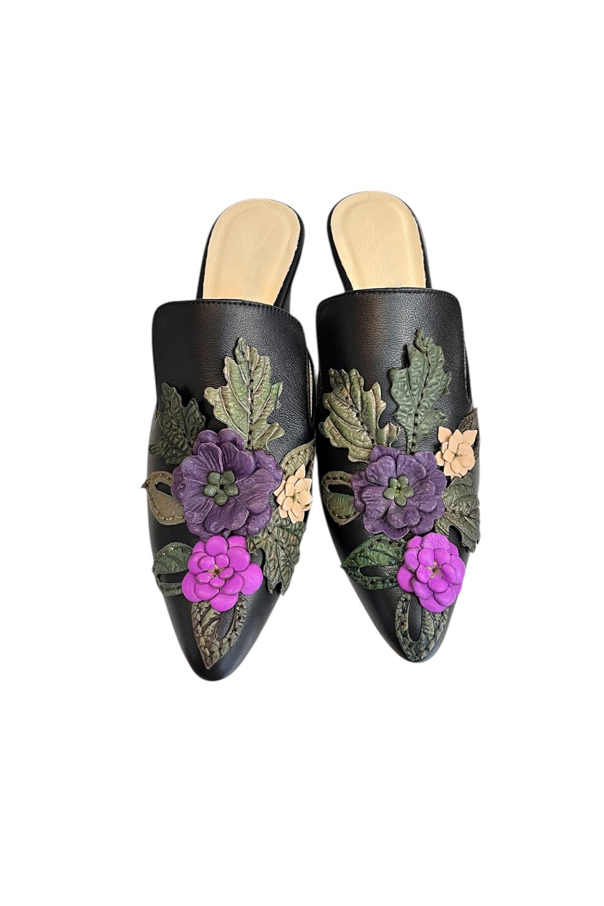 Mat Siyah Hakiki  Deri Çiçek Motifli El Yapımı Terlik 