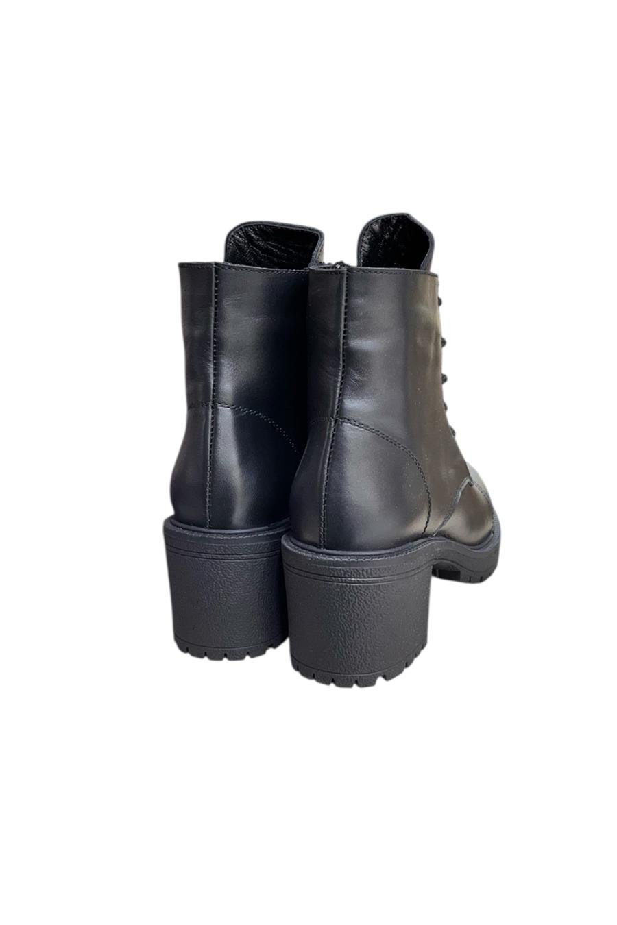 Siyah Hakiki Deri Bağcık Detay  Yandan Fermuarlı Kalın Topuk Bot