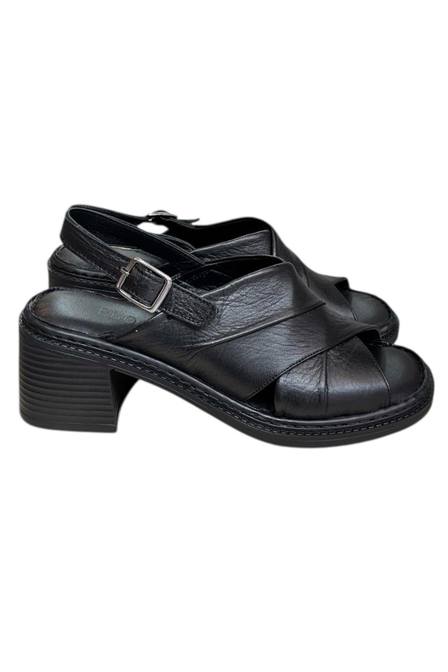 Siyah Hakiki Deri Çapraz Bantlı Puf Taban Topuklu Sandalet 