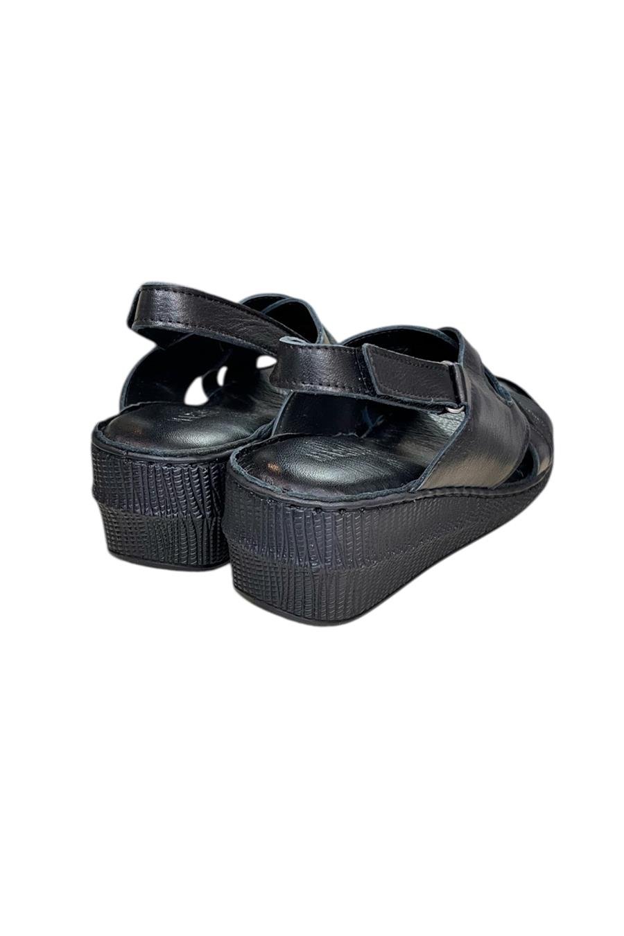 Siyah Hakiki Deri Çapraz Bantlı Puf Taban Hafif Comfort Sandalet