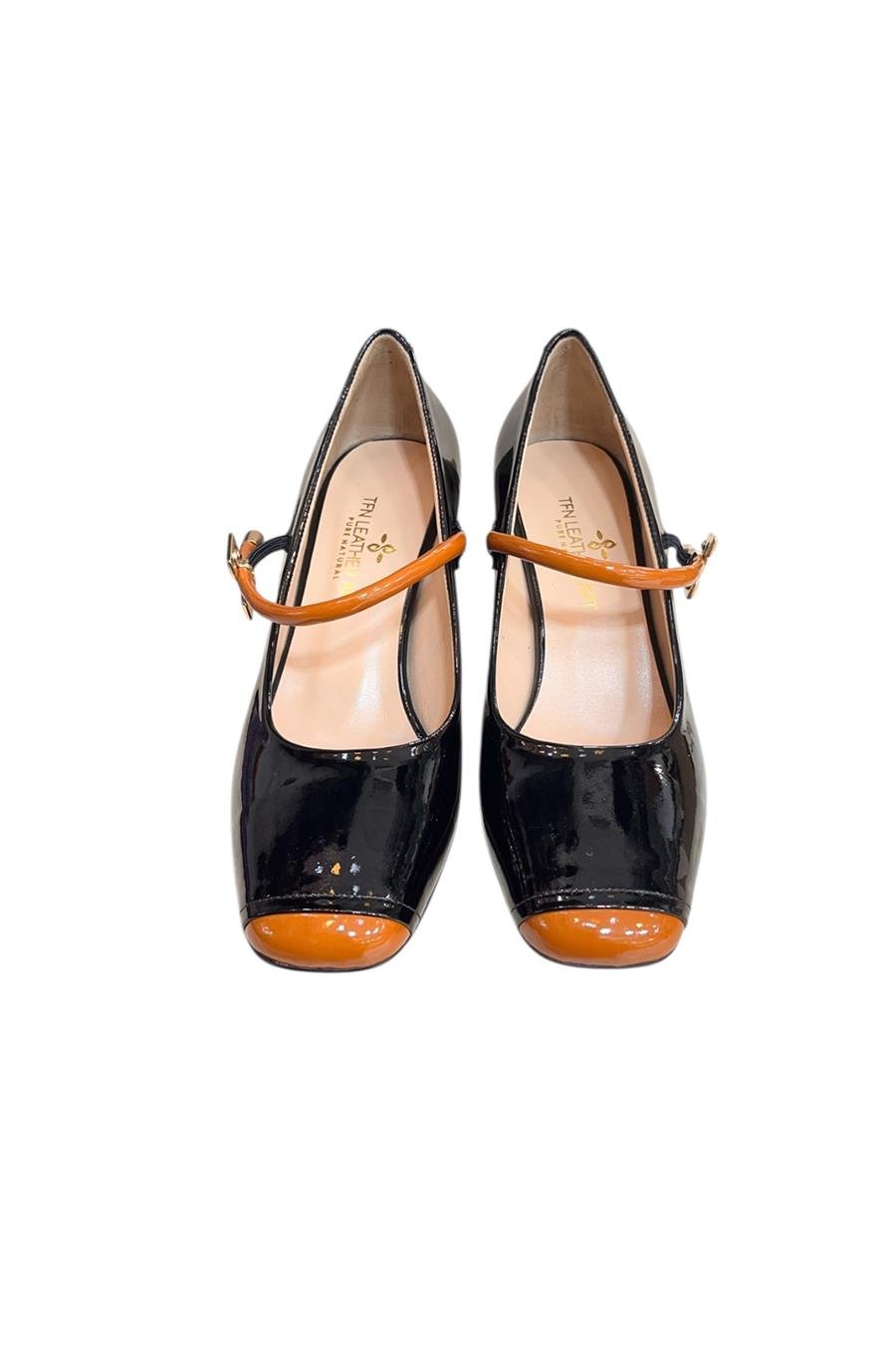 Siyah Rugan Hakiki Deri Burnu Taba Rugan Bantlı  Topuklu Ayakkabı