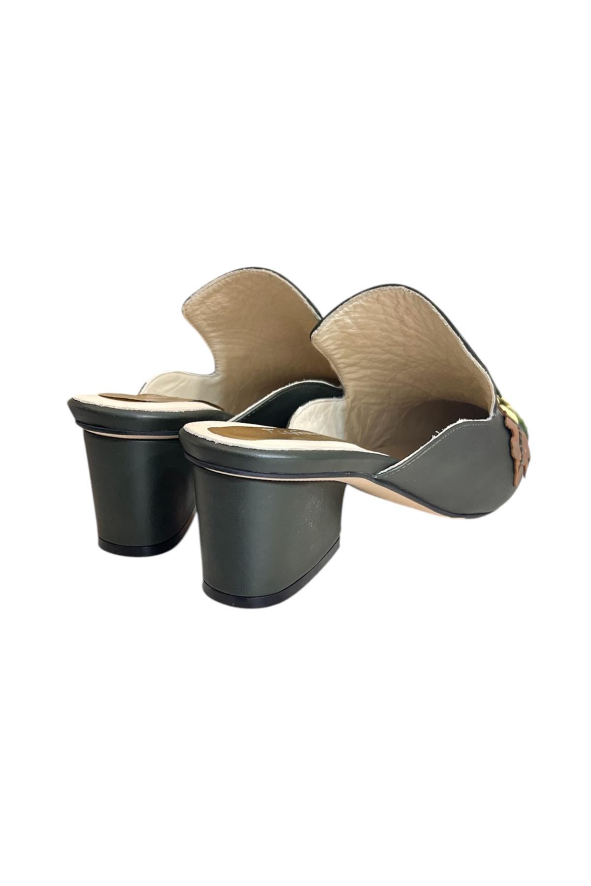 Yağ Yeşili Hakiki Deri Çiçek Motifli El Yapımı Terlik