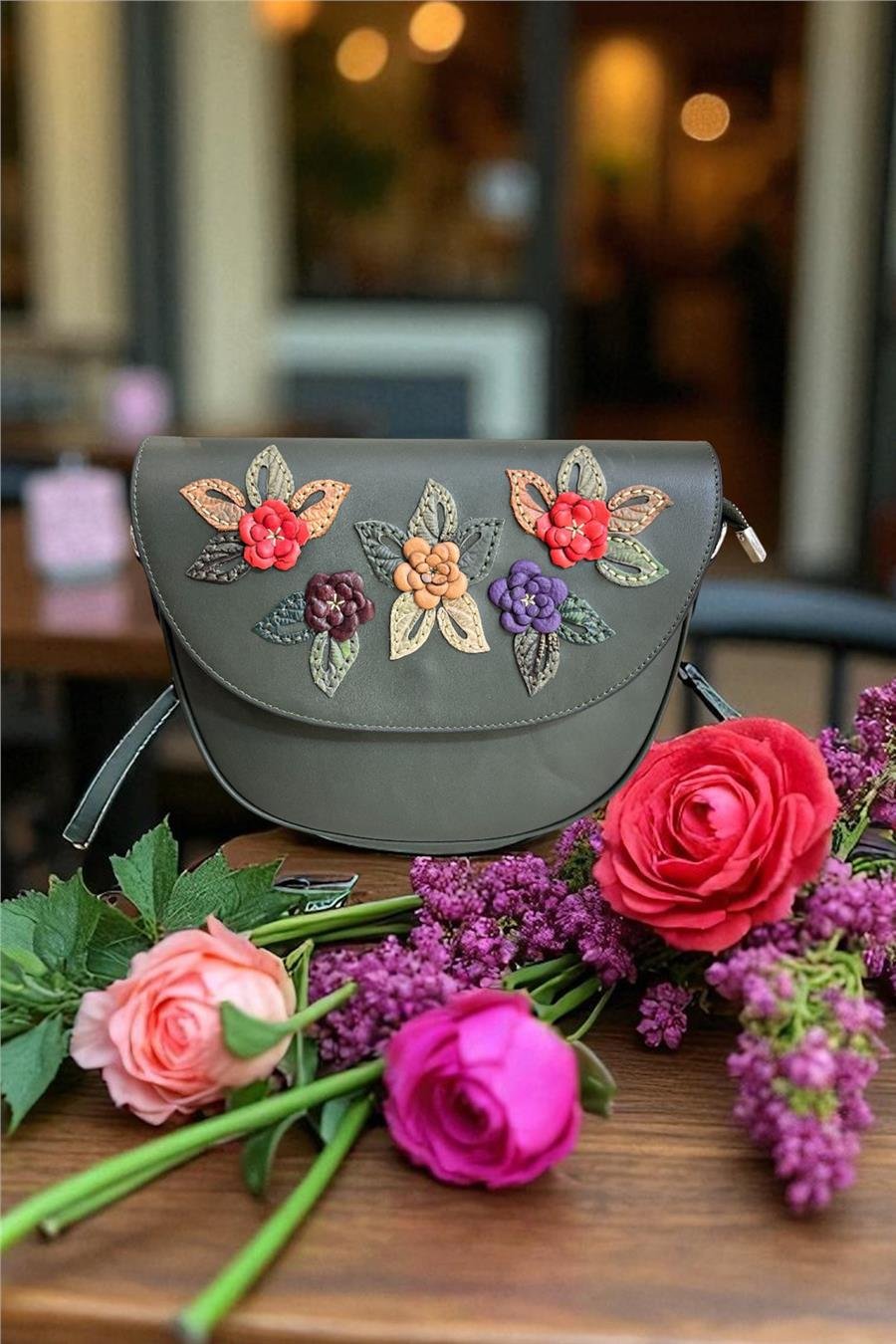 Yağ Yeşili  Hakiki Deri Çiçek Motifli El Yapımı Çapraz Çanta