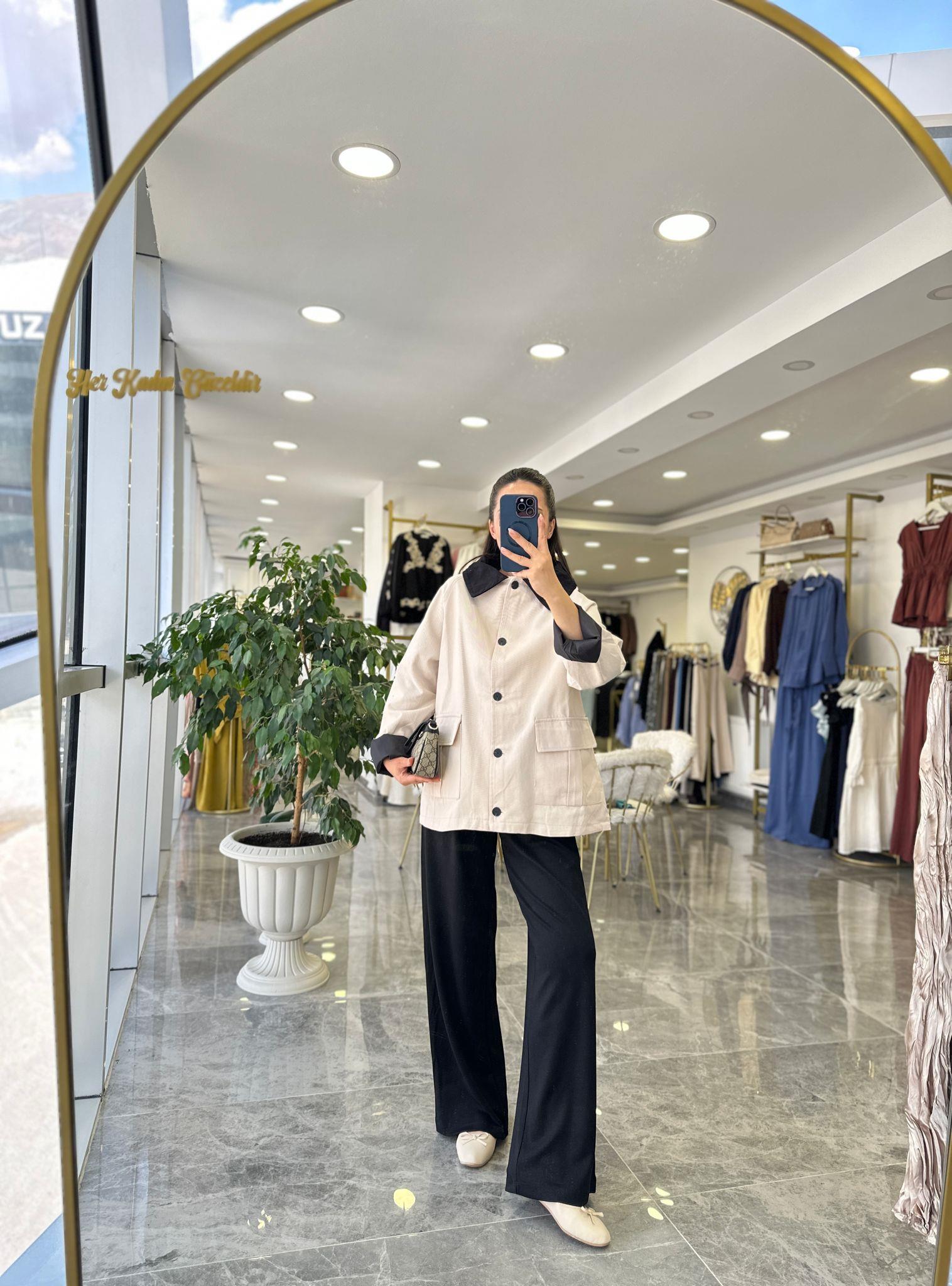 CEKETModa MTYKDTYPRK750Yaka Detaylı Parka