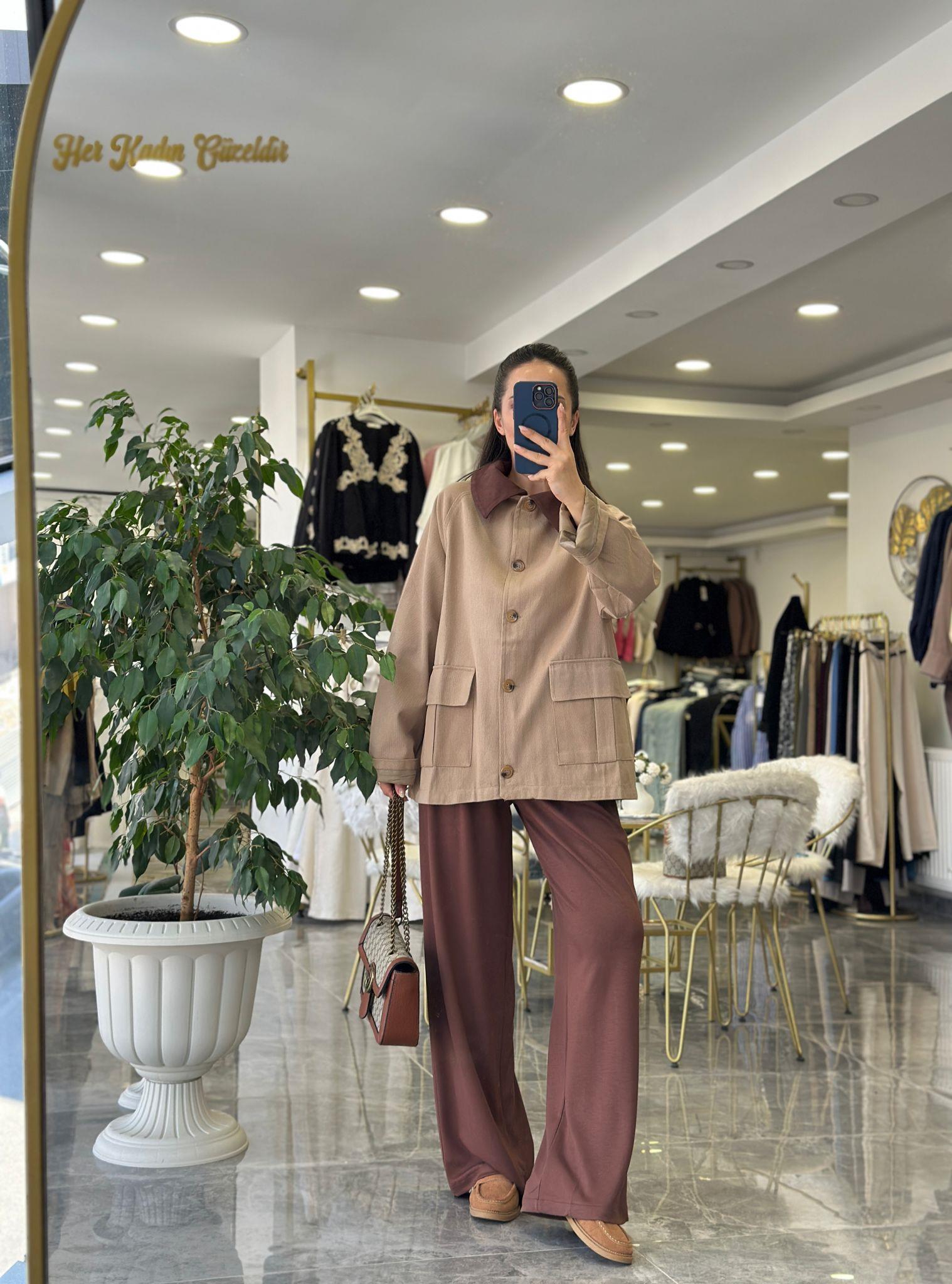 CEKETModa MTYKDTYPRK750Yaka Detaylı Parka