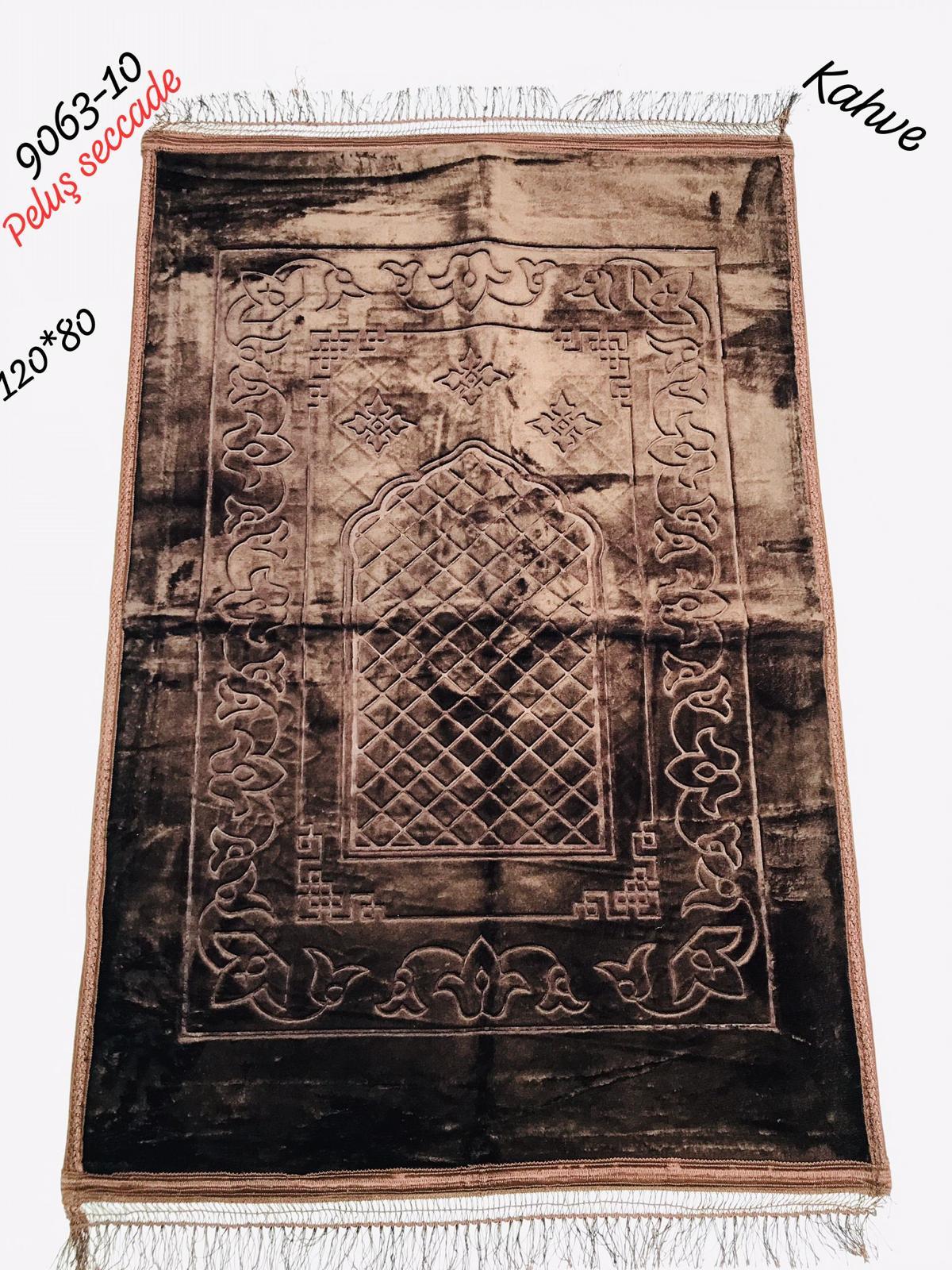 9063 Peluş Seccade