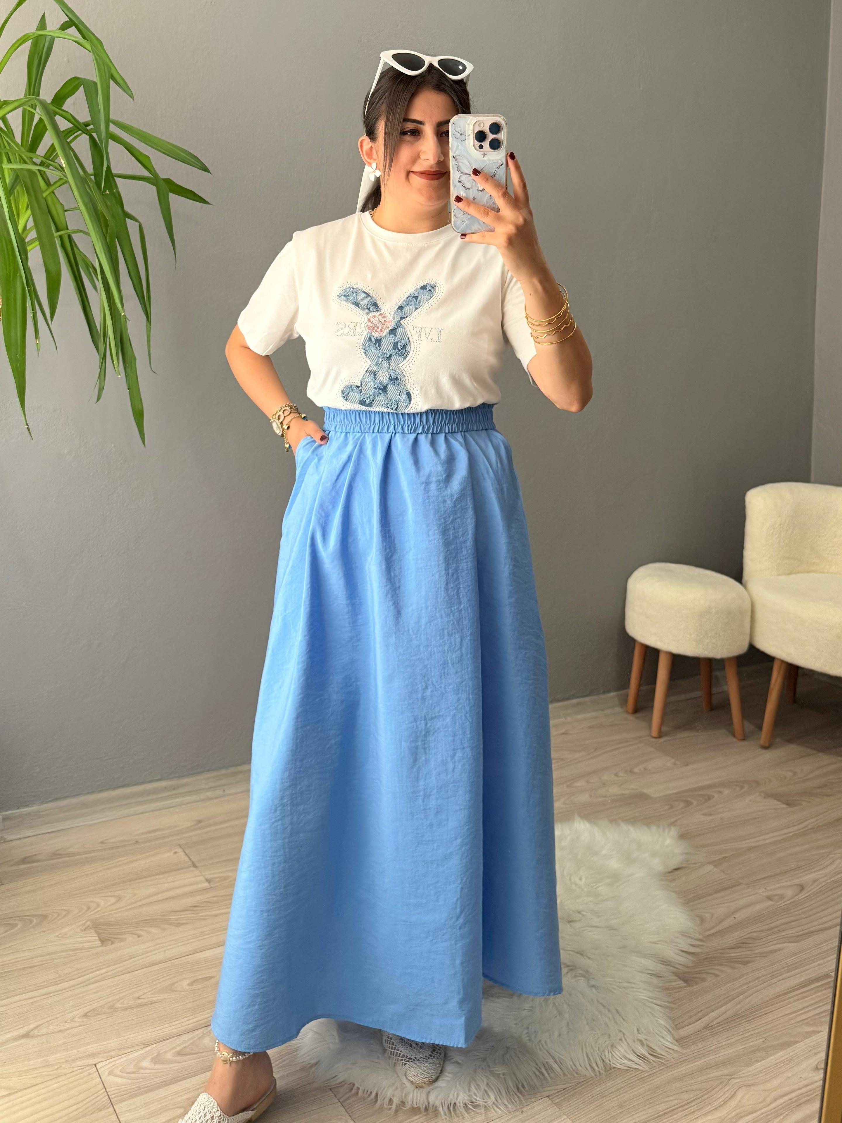 Tavşan Denim Temalı Taşlı Bisiklet Yaka Tshirt - Beyaz