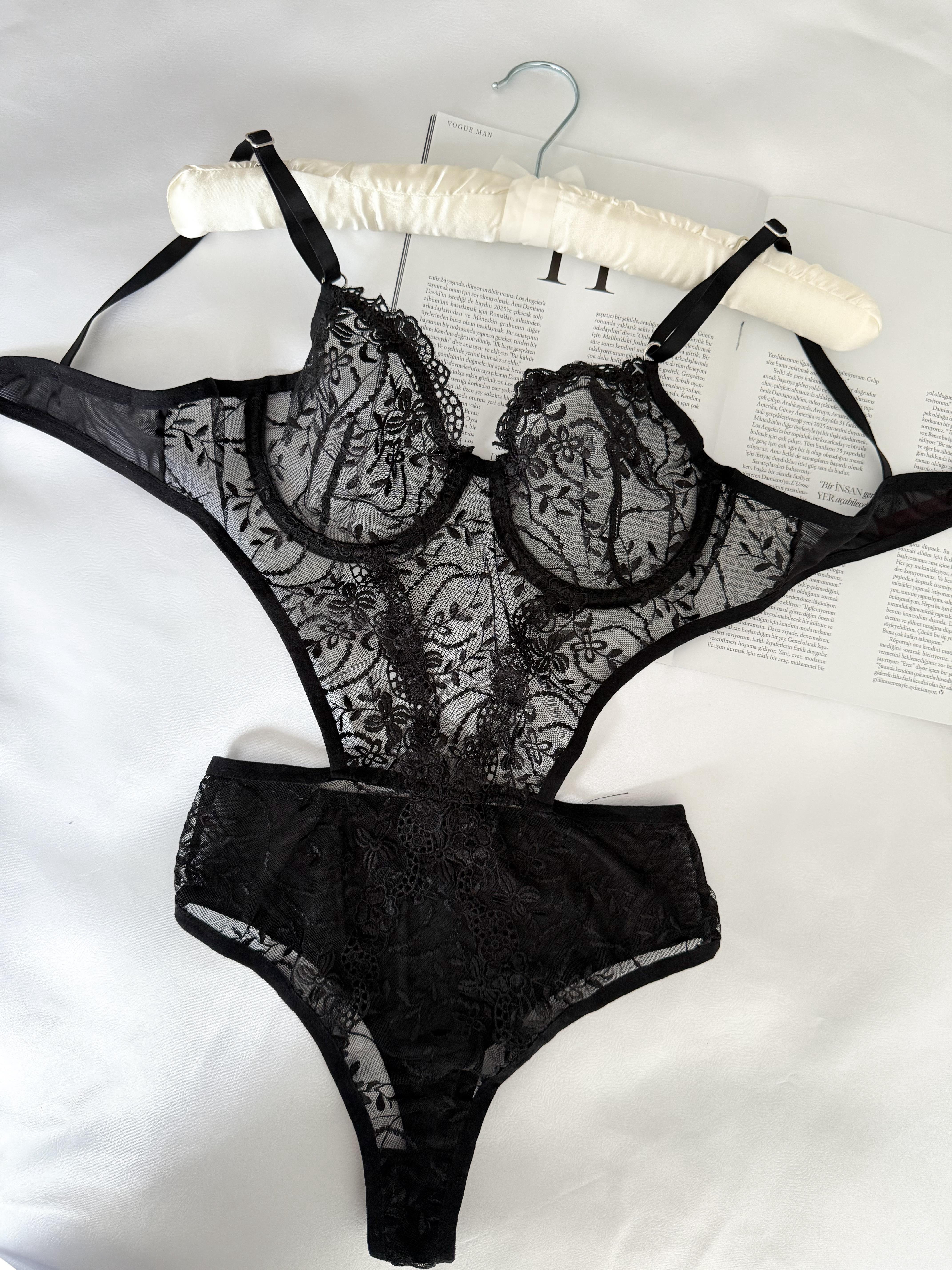 Chloe Siyah Bodysuit