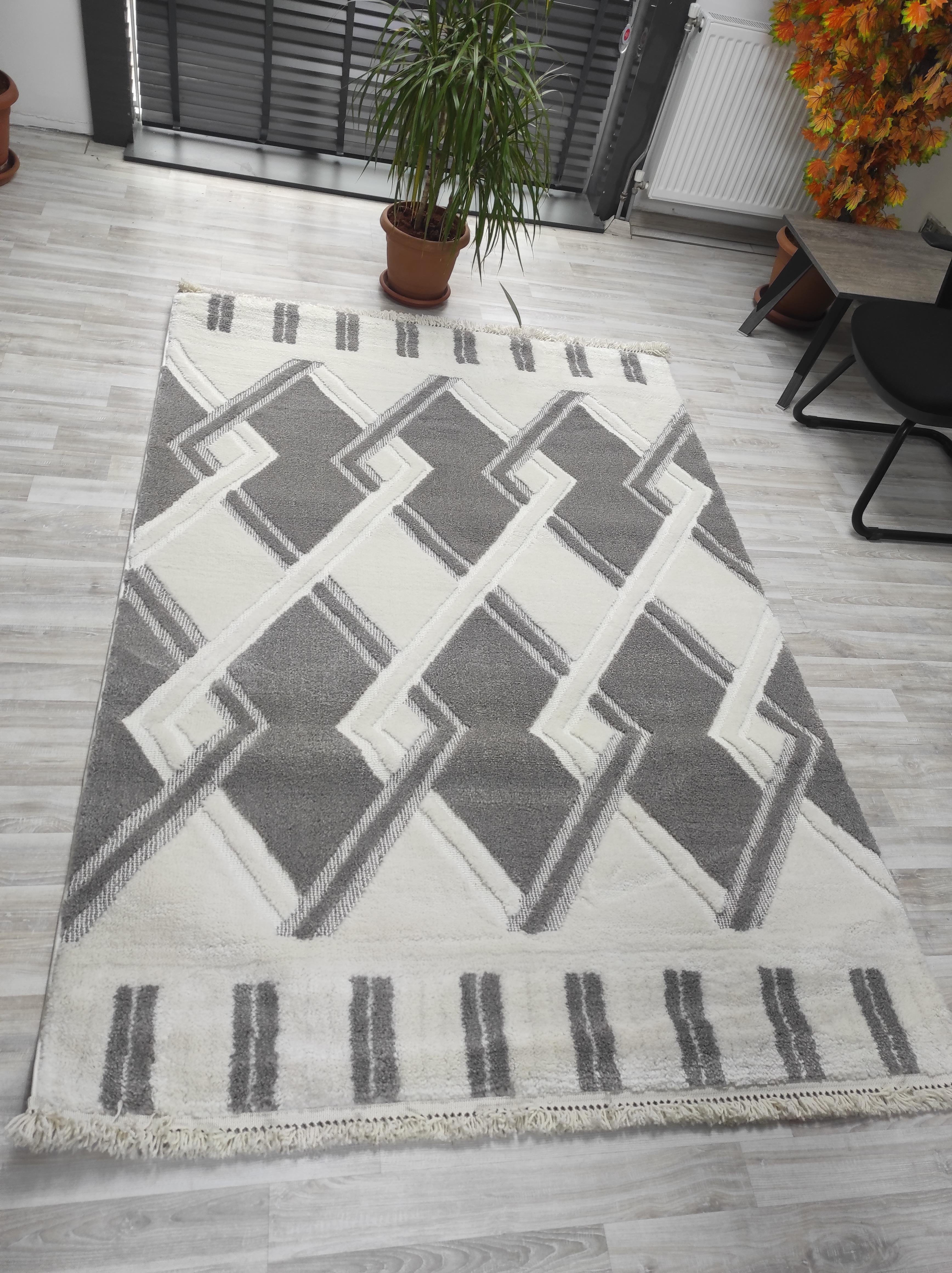 Modern Desenli Halı Krem 160*230