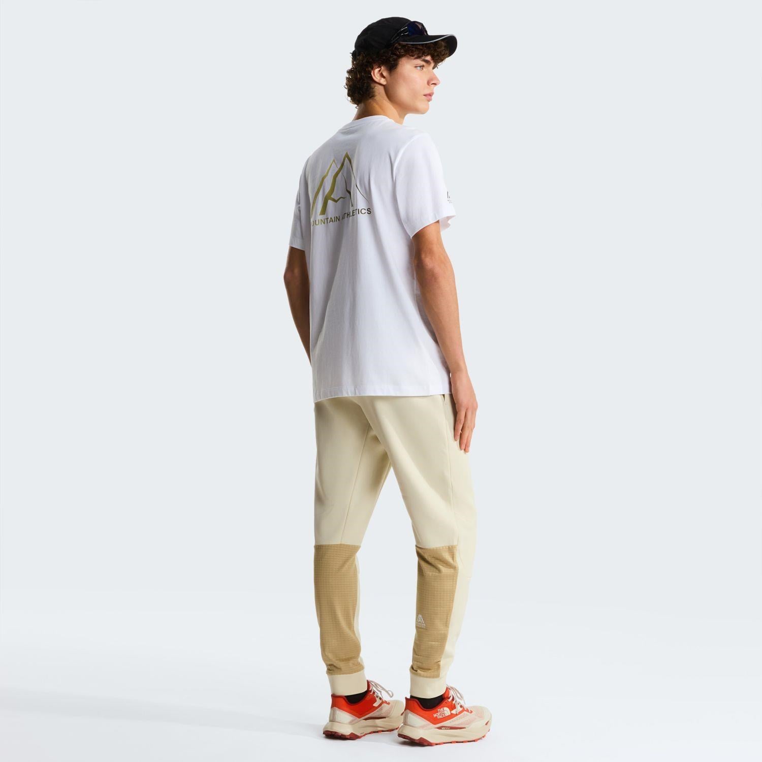 The North Face M MA GRAPHIC REGULAR SHORT SLEEVE TEE-GR Erkek Tişört NF0A8GA4FN41