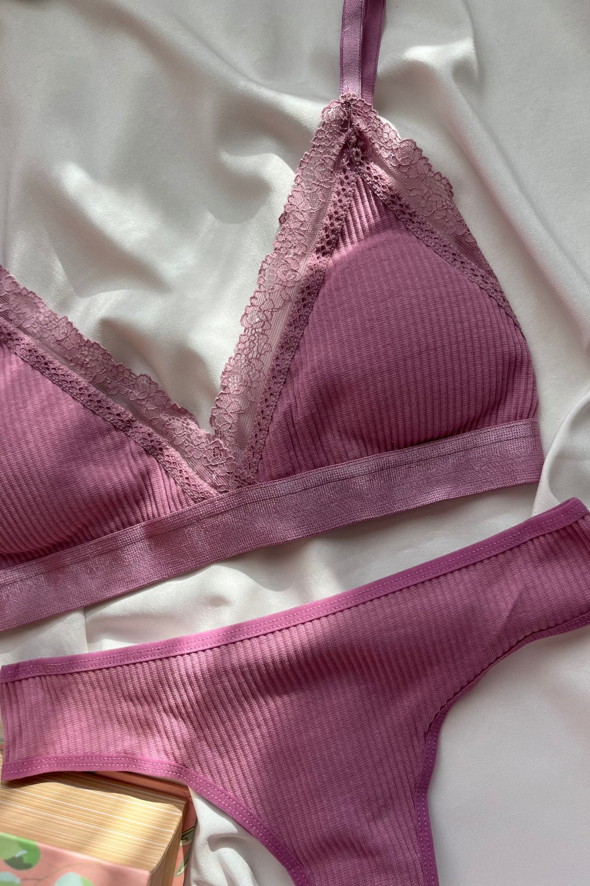  Florence Nightingale Koleksiyonu Lila Pamkulu Dantel Detaylı Bralet ve Külot Seti