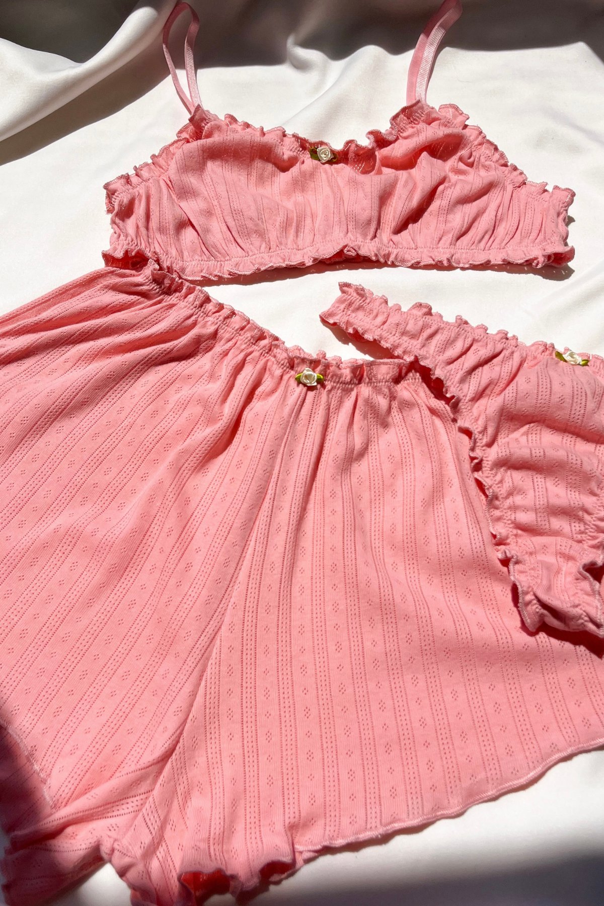 Isadora Blush Pink 3’lü Jakarlı Pamuklu Pijama Takımı — fırfırlı detaylı pembe bralet, şort ve külot seti