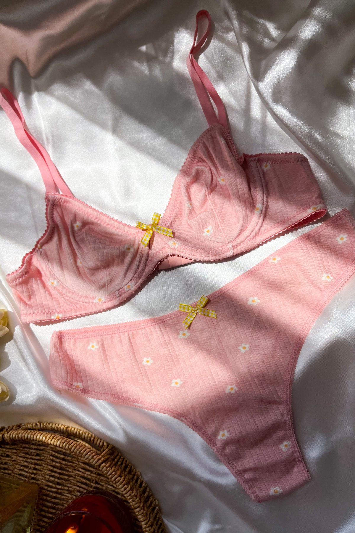 Daisy Koleksiyonu Pembe Pamuklu  Çiçekli Sütyen ve İç Çamaşırı Koleksiyonu 