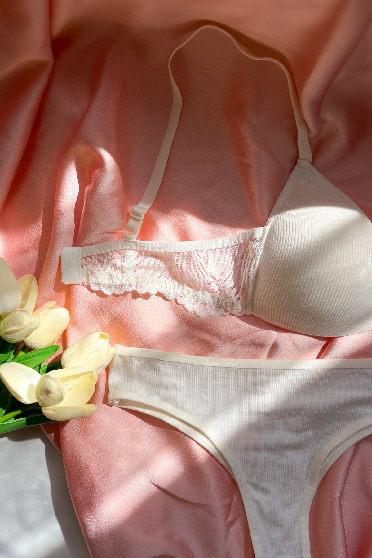 Elodie de Lys Koleksiyonu – Dantel Detaylı Beyaz Bralet & Külot Seti 