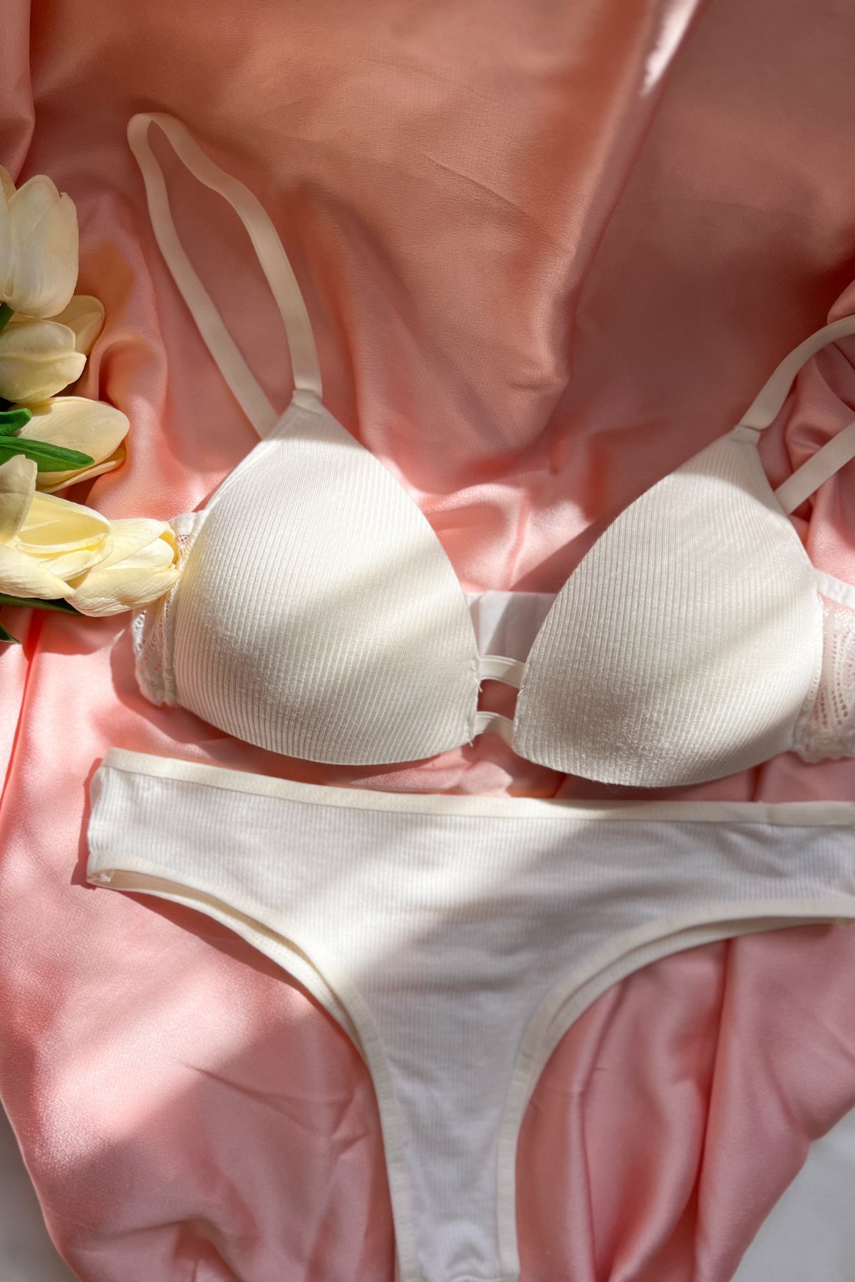 Elodie de Lys Koleksiyonu – Dantel Detaylı Beyaz Bralet & Külot Seti 