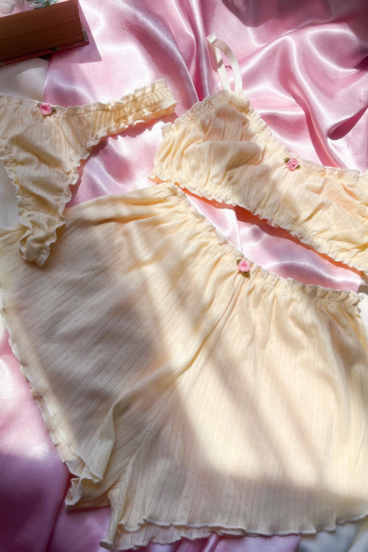 Isadora Butter Cream 3’lü Jakarlı Pamuklu Pijama Takımı — pudra fırfırlı bralet, şort ve tanga külotlu set