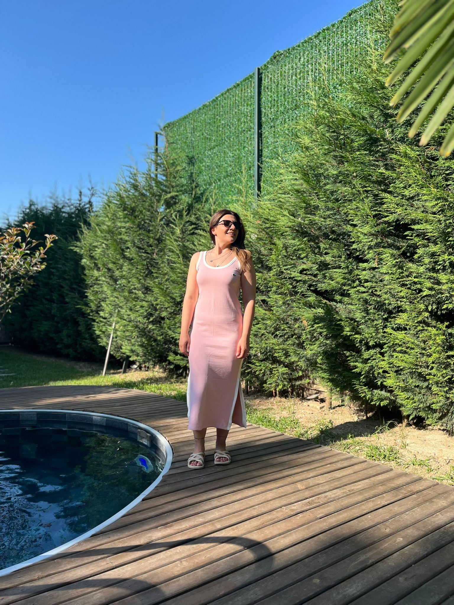 Pembe Yırtmaç Detaylı Marka Model Elbise