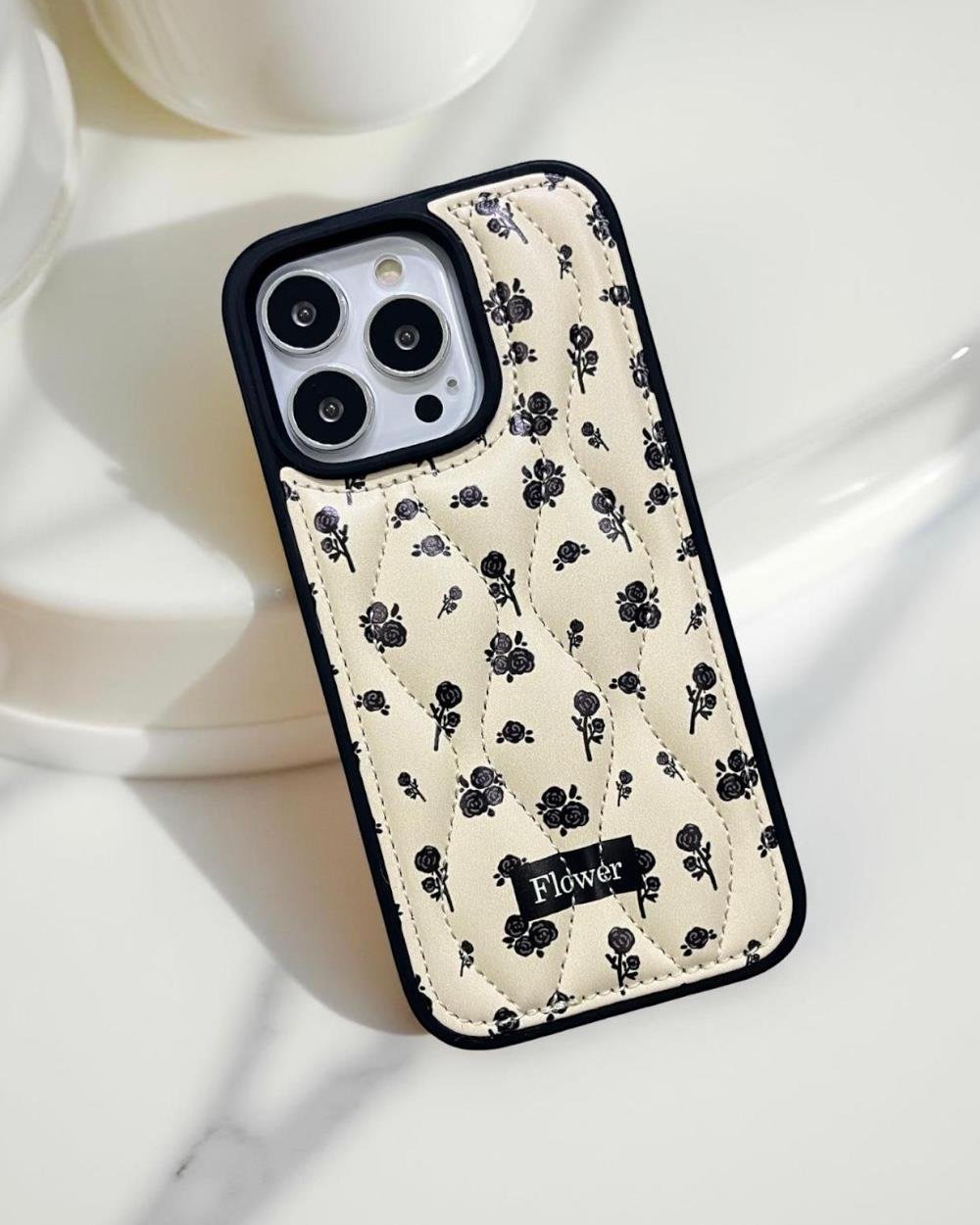 Iphone Uyumlu Kapitone Çiçek Desenli Kılıf