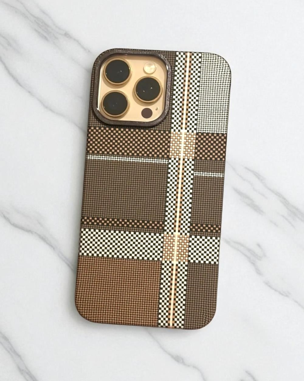 Iphone Uyumlu Lens Hediyeli İnce Karbonfiber Magsafe Destekli Kılıf